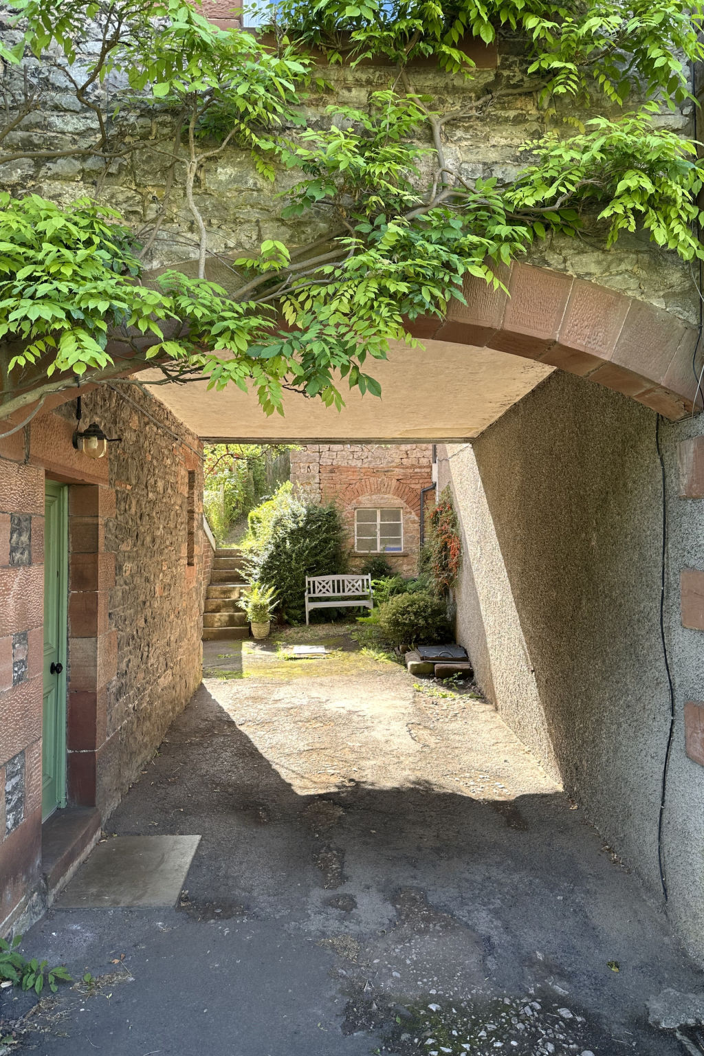 Bourne Edge - Buiten