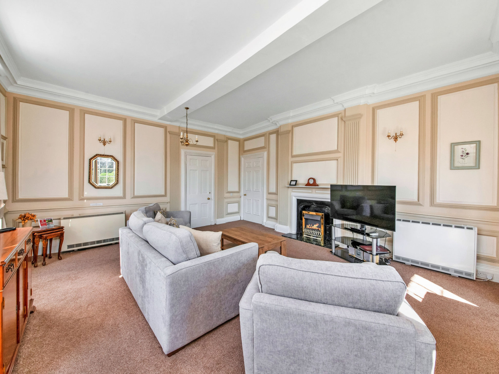 Sutton Hall Apt-Binnen