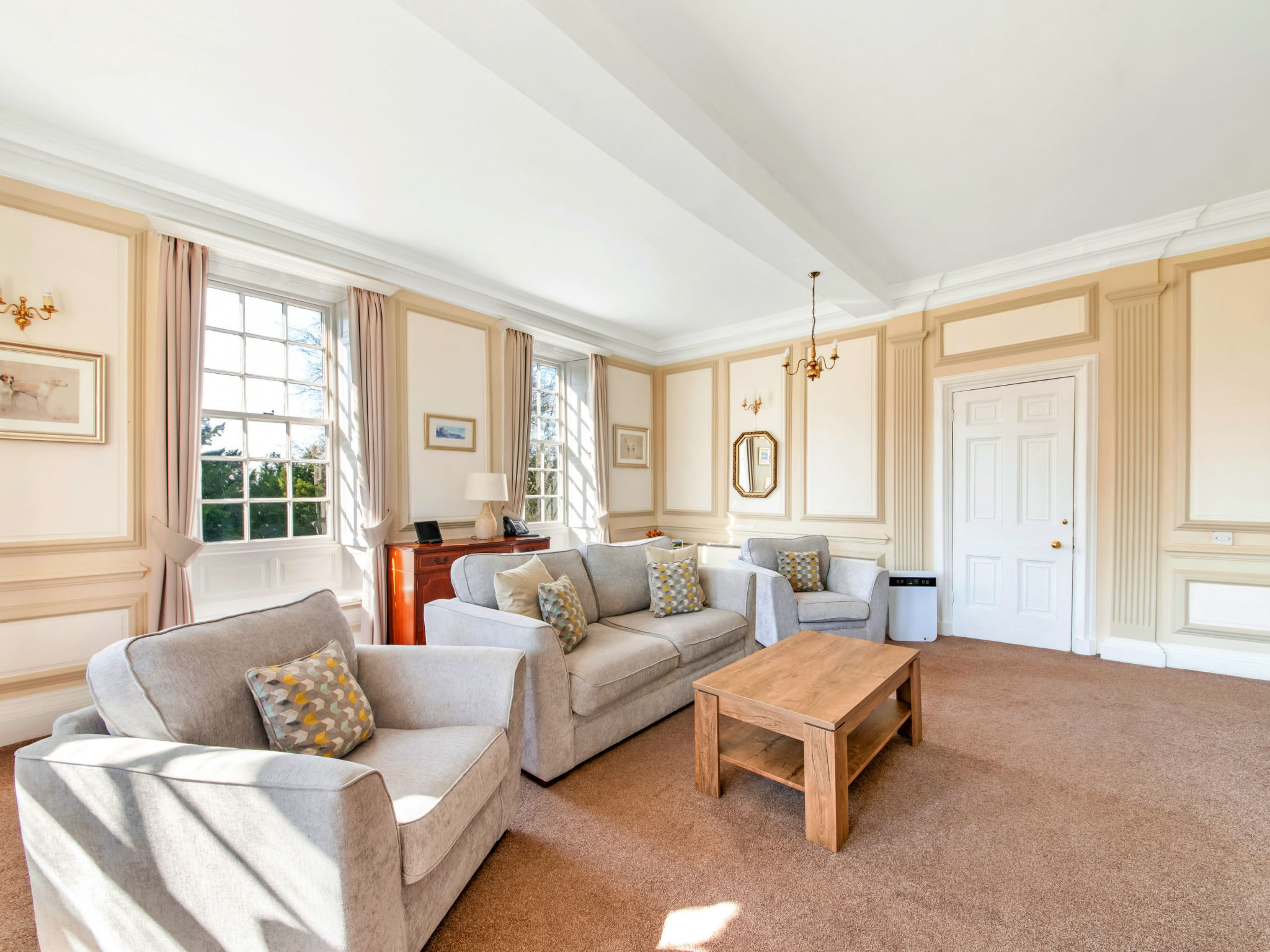 Sutton Hall Apt-Binnen