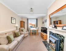Kilburn Hall Apt: Luxe studio met verwarmd zwembad en spa in Yorkshire Moors - thumbnail 3