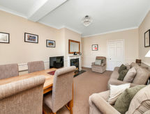Kilburn Hall Apt: Luxe studio met verwarmd zwembad en spa in Yorkshire Moors - thumbnail 6