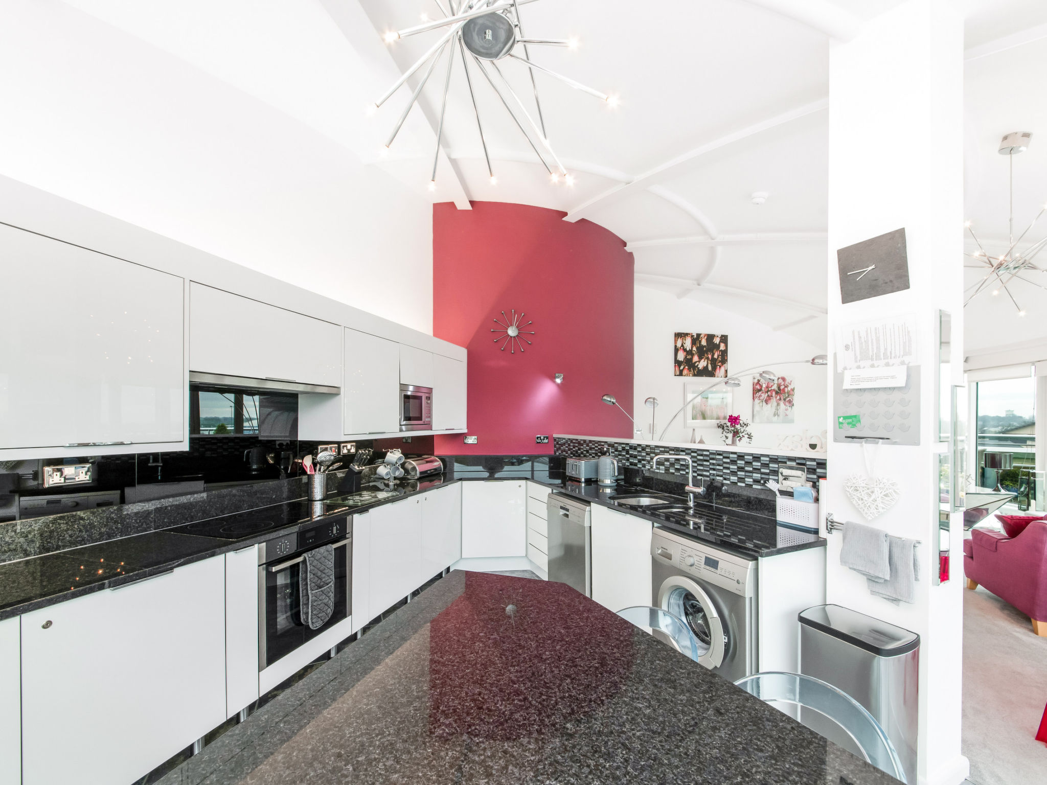 The Penthouse at 611 Westgate-Drinnen