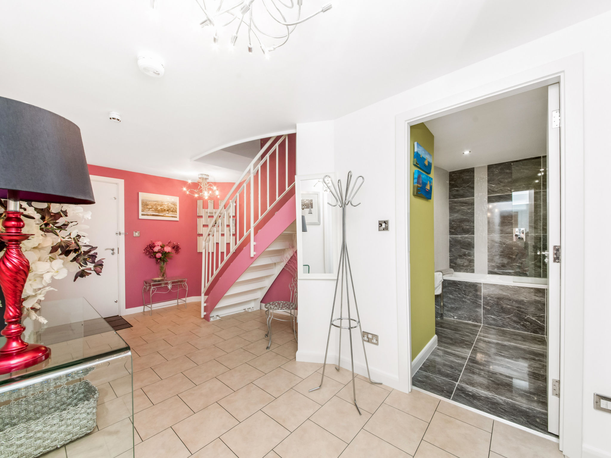 The Penthouse at 611 Westgate-Drinnen