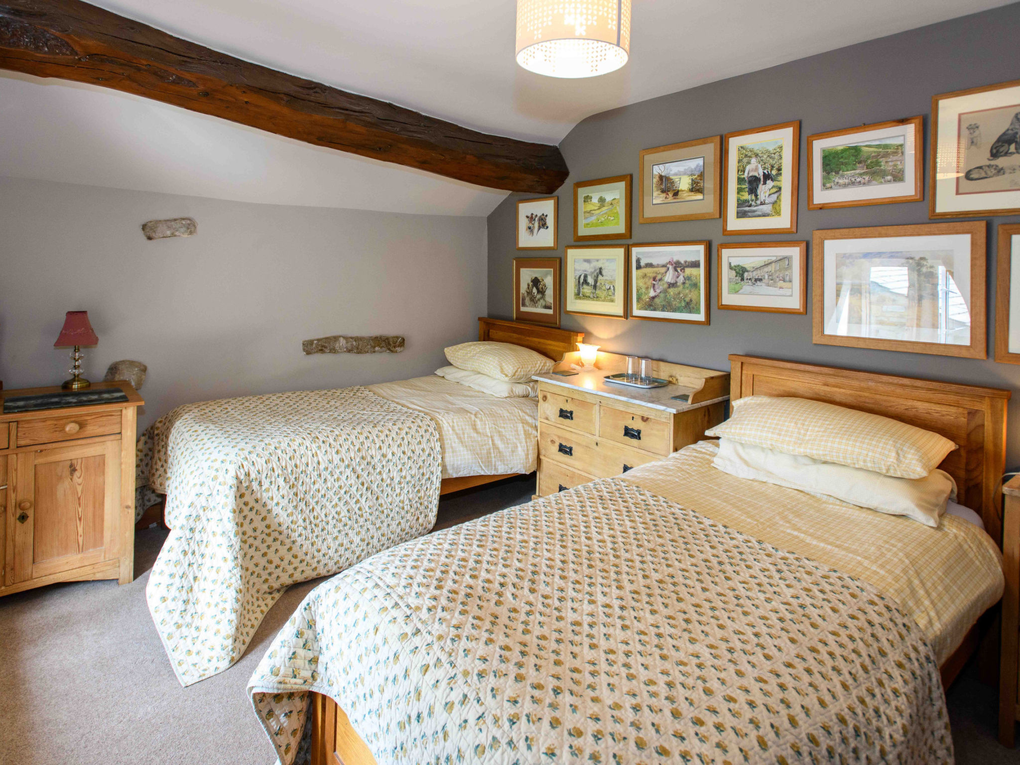 Shepherds Cottage at Mile House Farm-Binnen