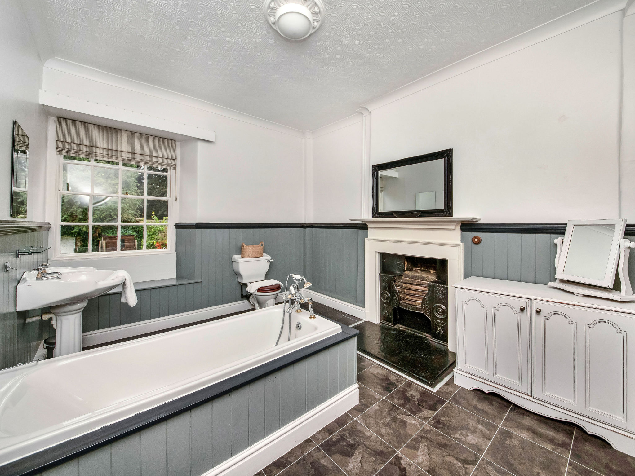 Low Green Cottage-Binnen