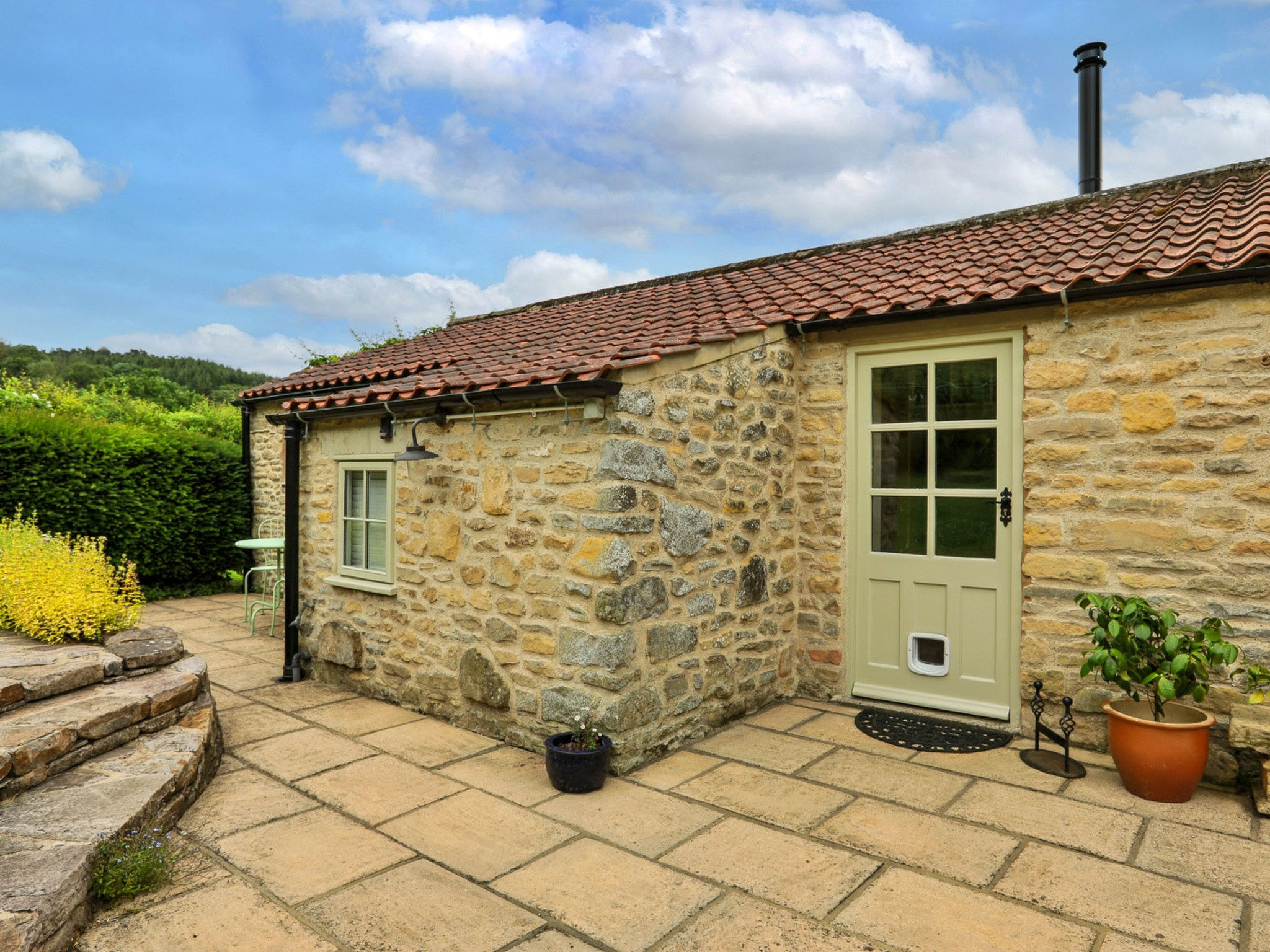 Mole End - Outside