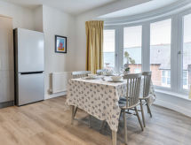 Luxe appartement voor 4 aan de kust van Scarborough, vlakbij strand - thumbnail 2