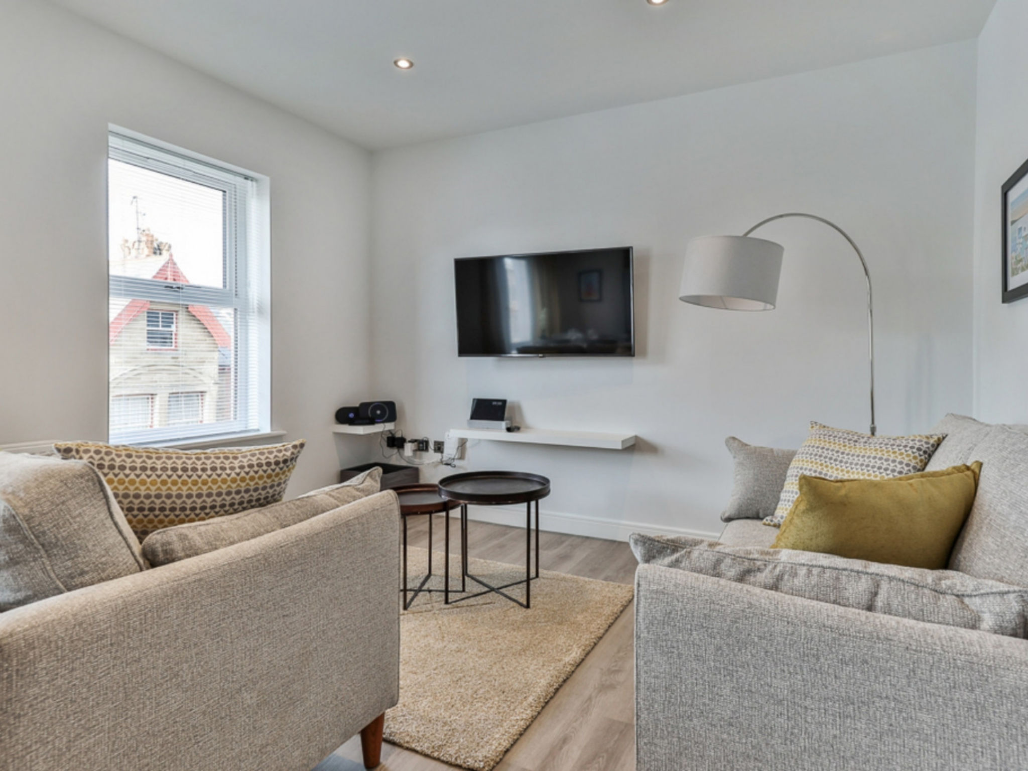 Belle House, Apt 4