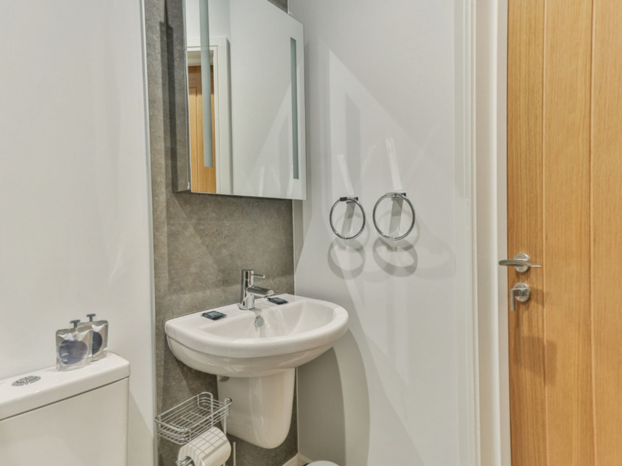 Belle House, Apt 4-Binnen