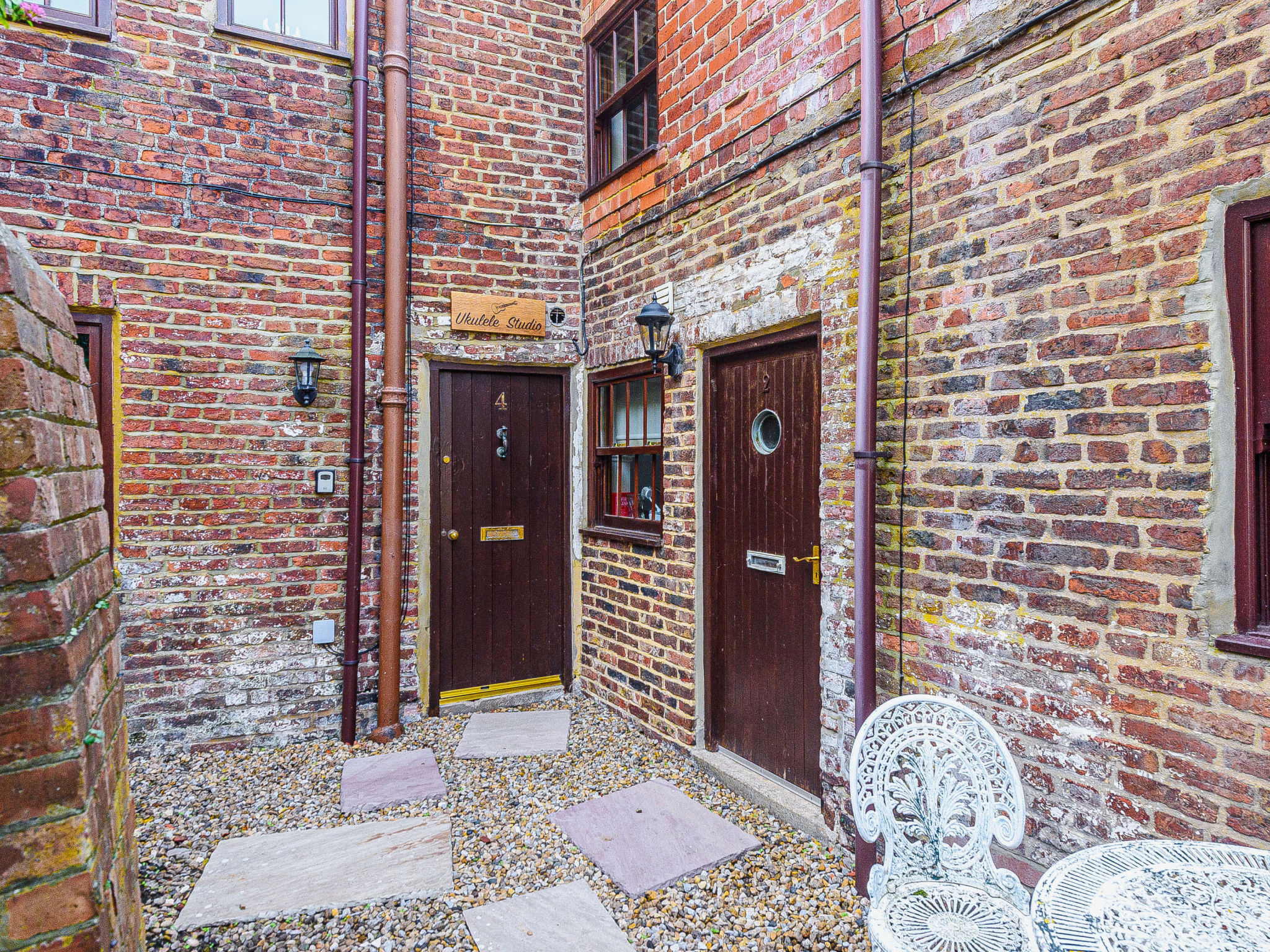 Ukulele Studio-Buiten