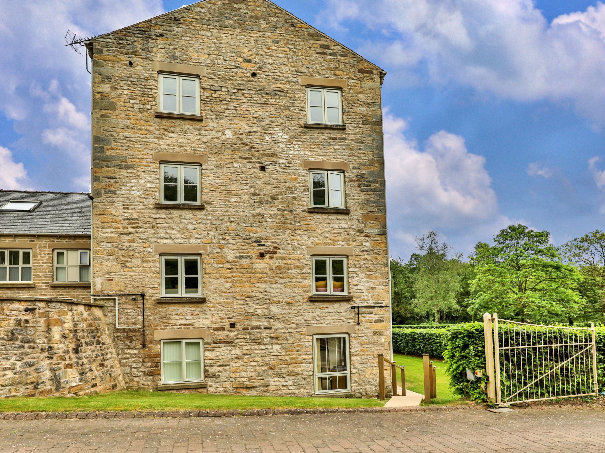 Victory Mill - Apartment One-Buiten