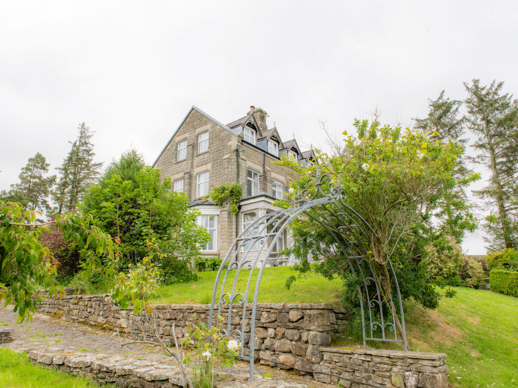 Evergreen Manor - Buiten