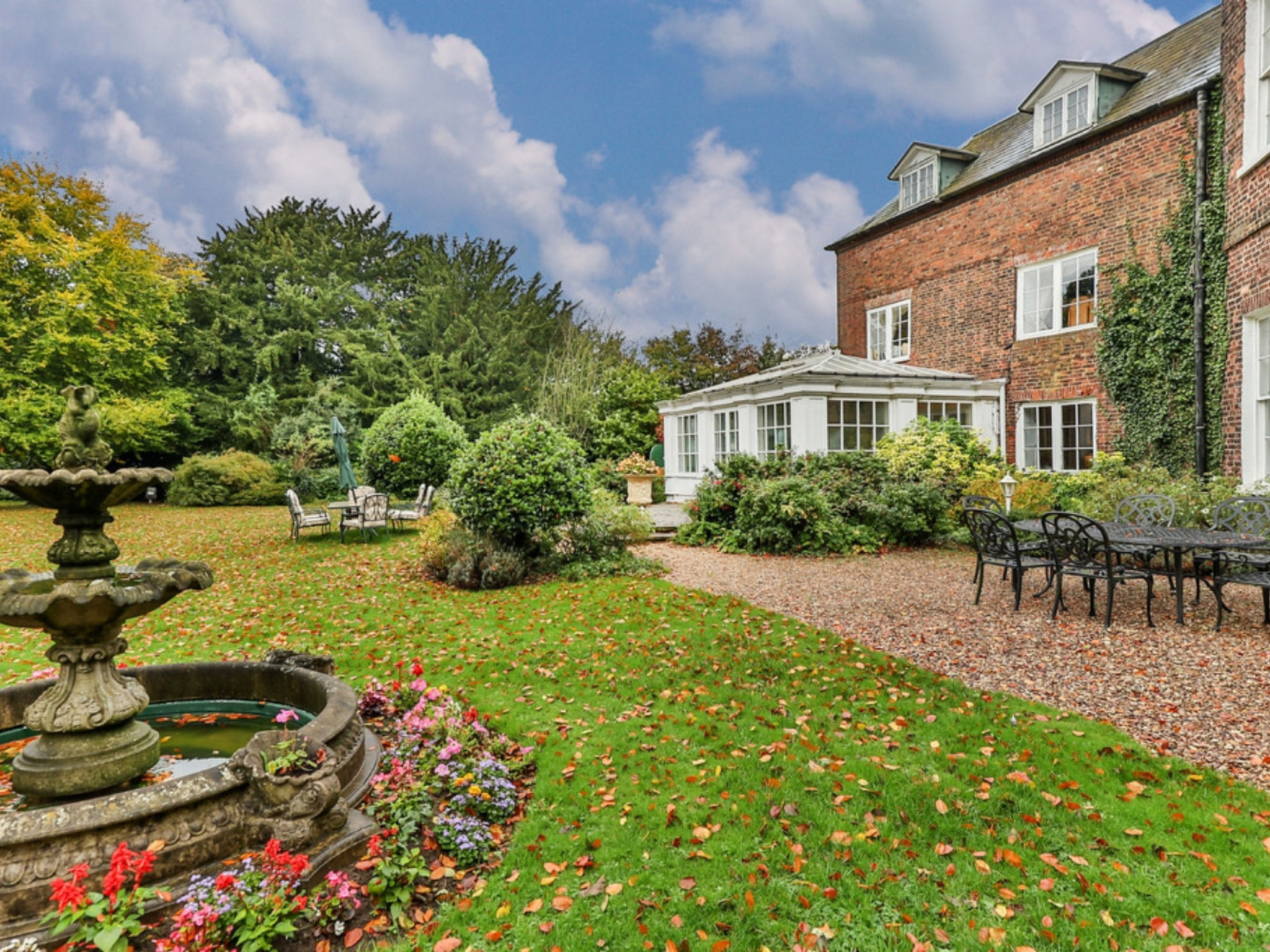 Walcot Hall-Outside