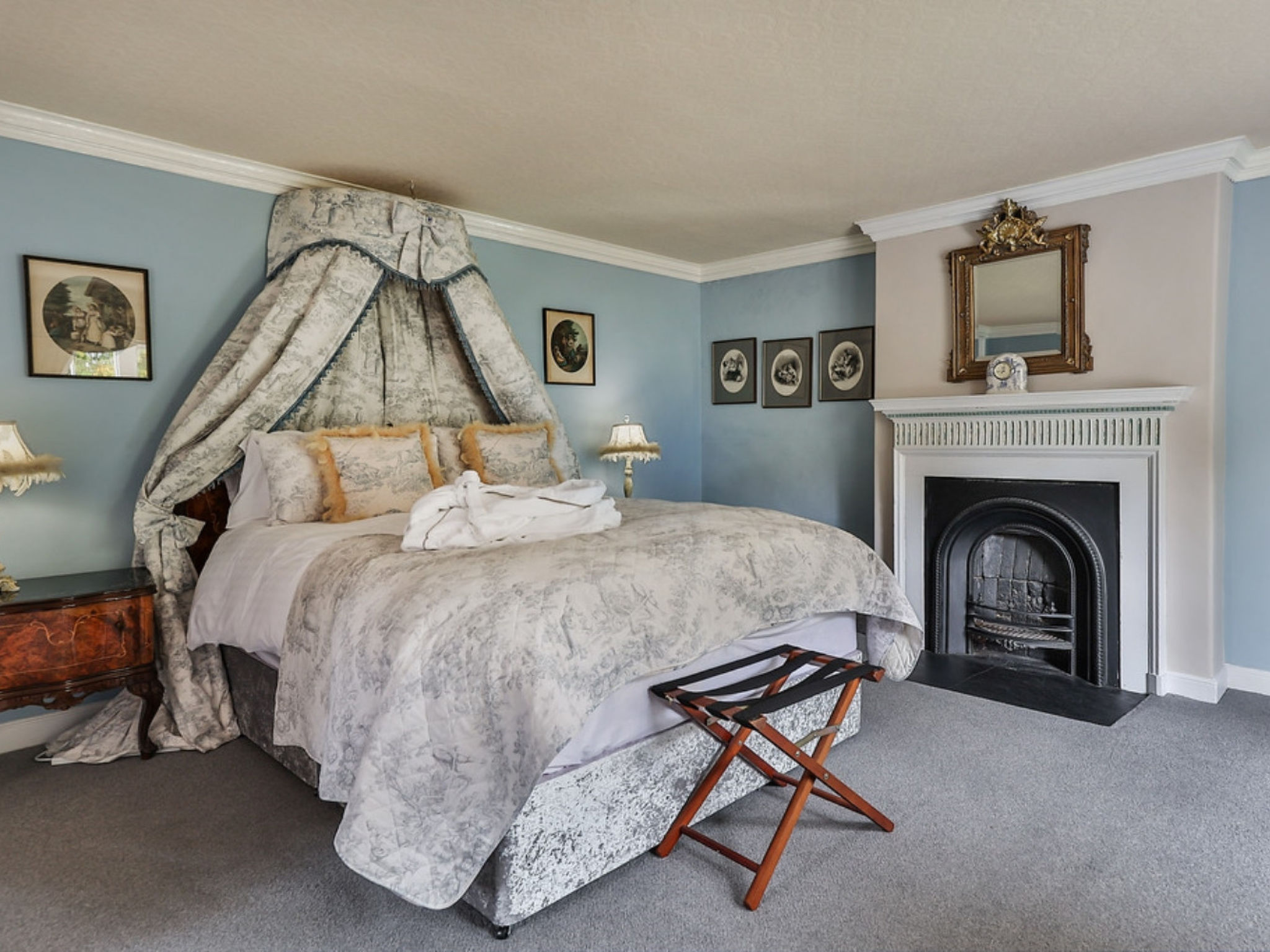 Walcot Hall-Inside