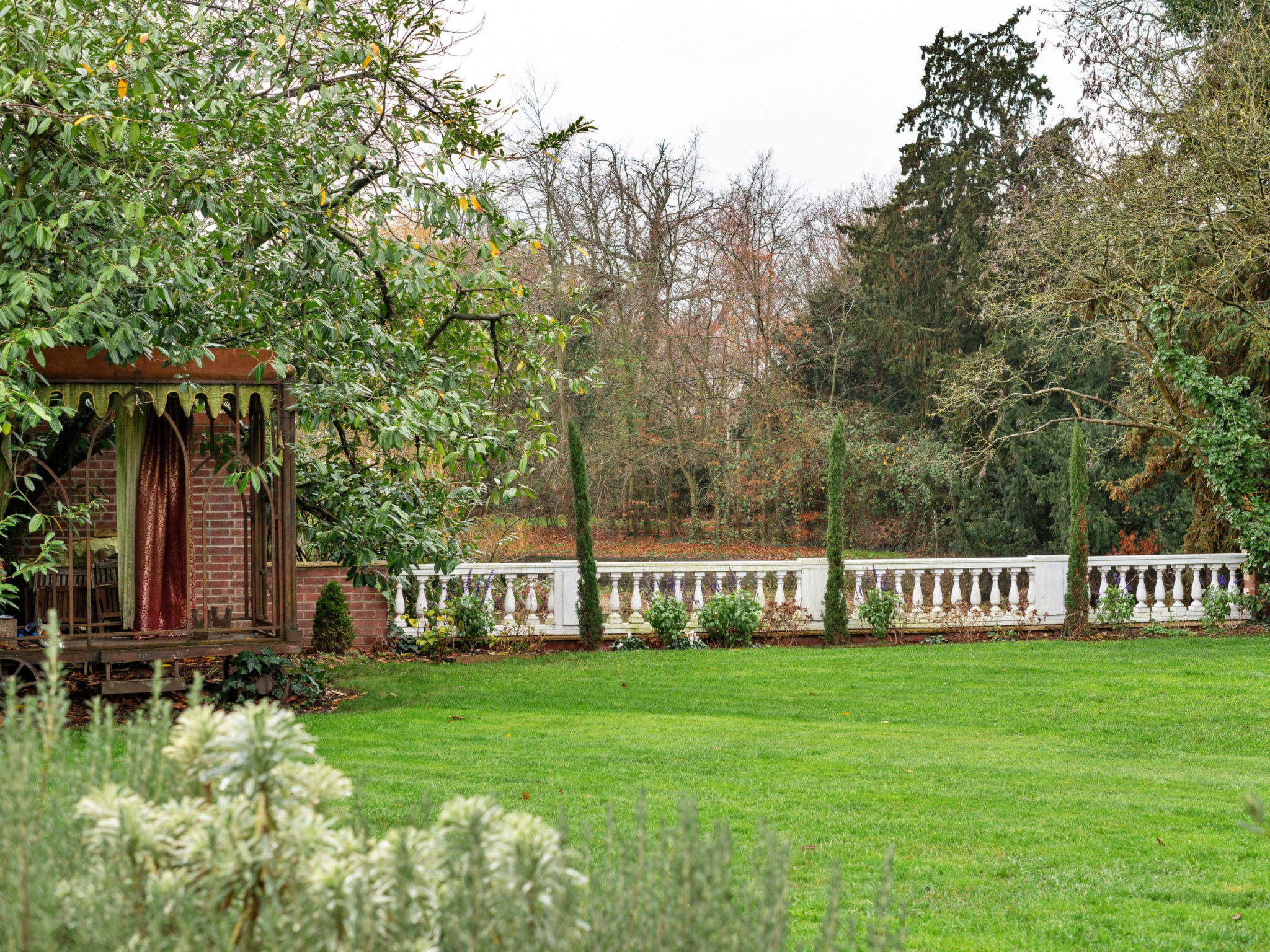 The Potting Shed at Island Hall - Draußen