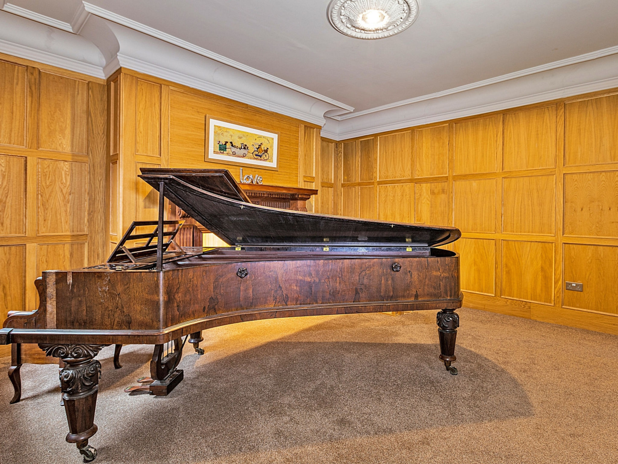 Ttich Manor Retreat-Inside