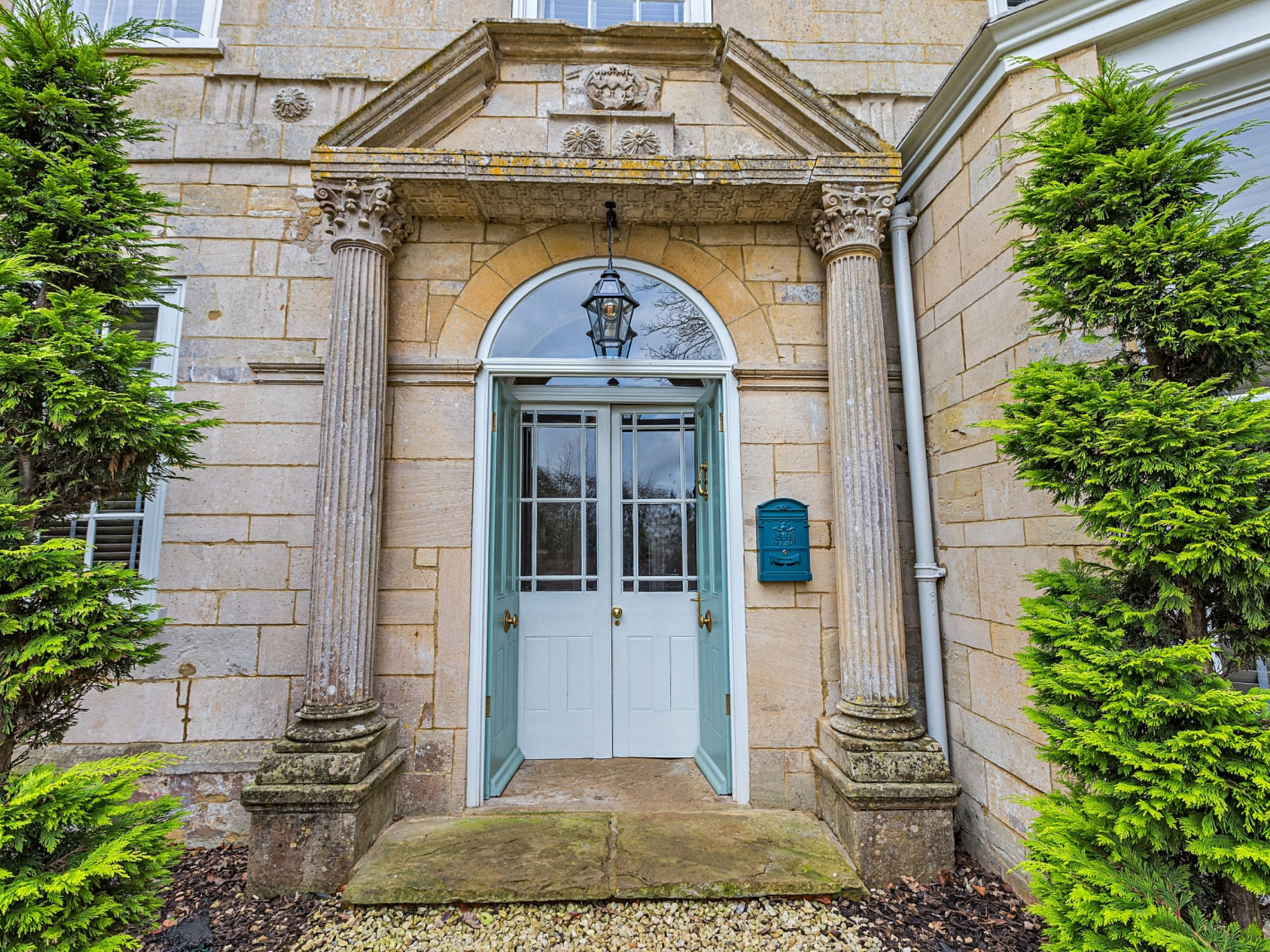 Ttich Manor Retreat-Outside