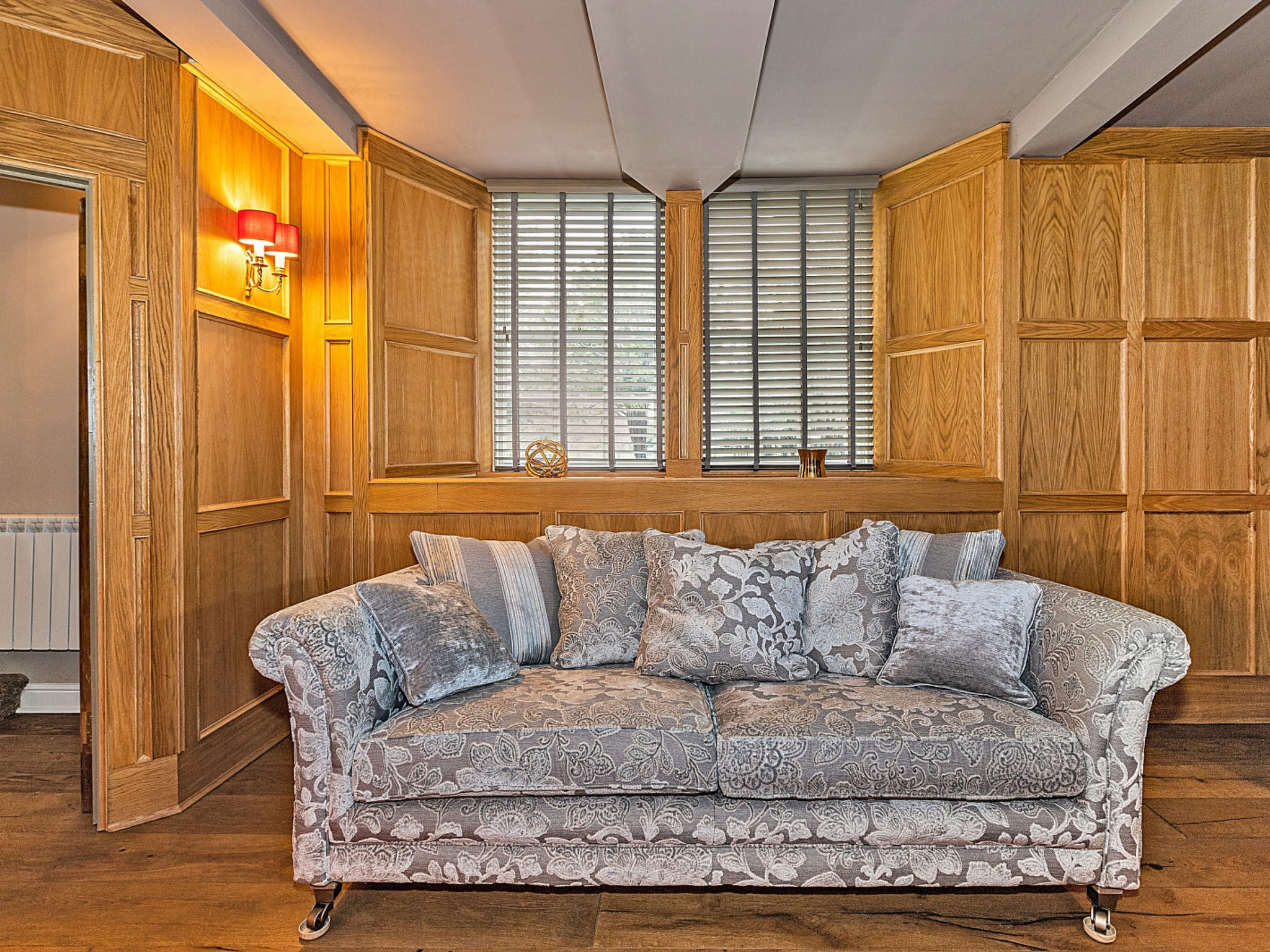 Ttich Manor Retreat-Inside