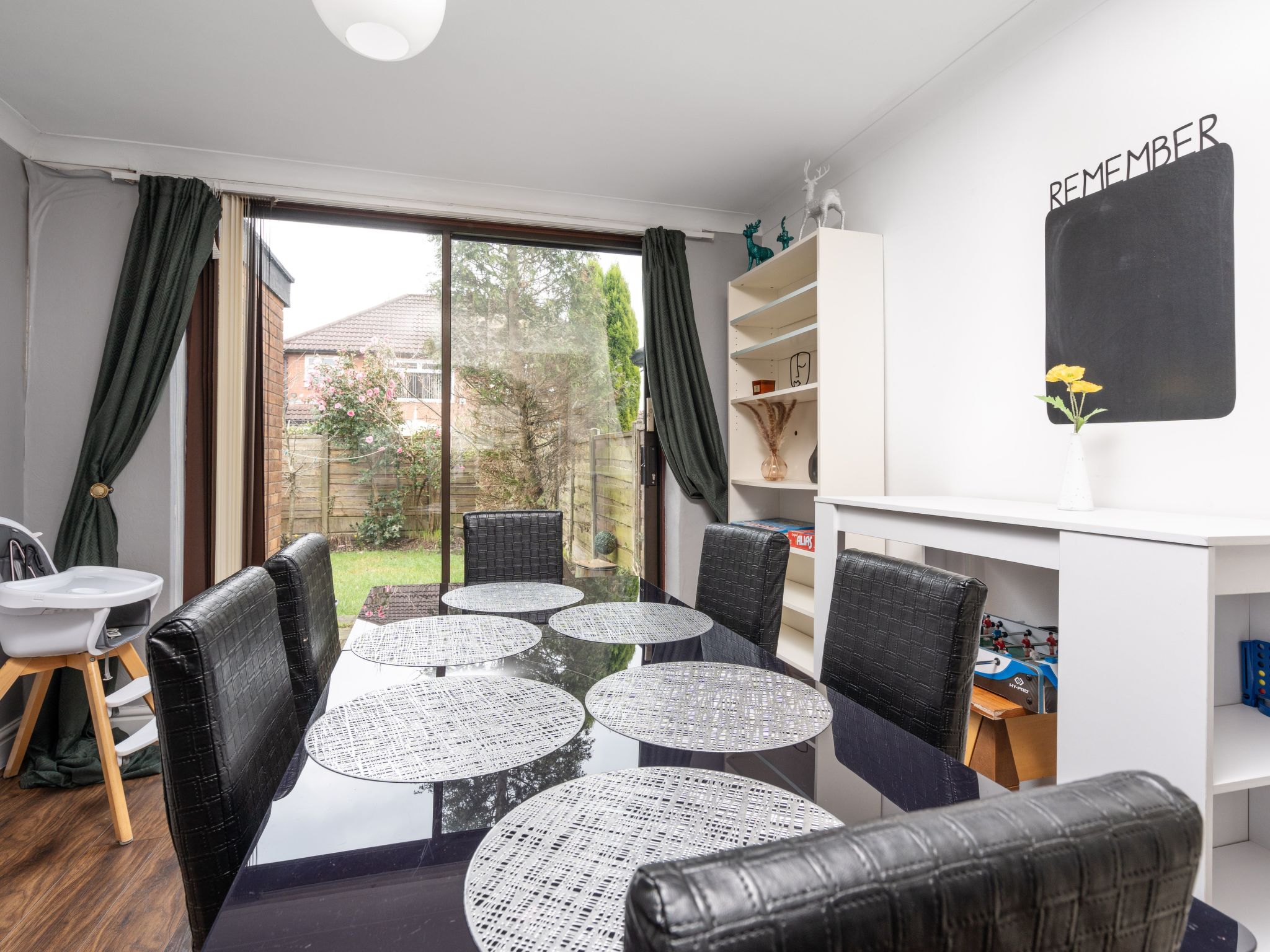 Kostenloses Parken Perfekt für lange monatliche Aufenthalte Für 6 Personen-Binnen