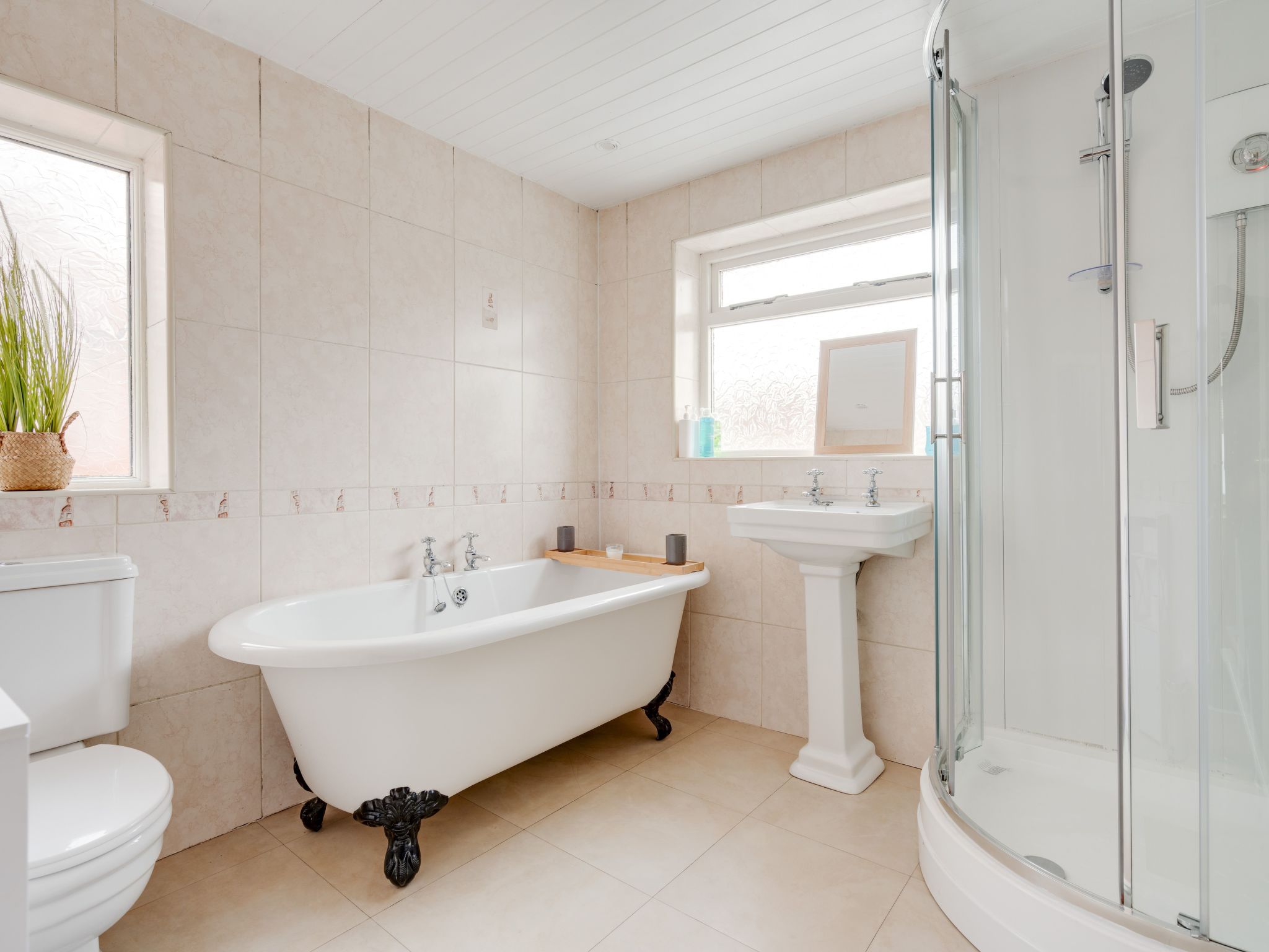 Kostenloses Parken Perfekt für lange monatliche Aufenthalte Für 6 Personen-Binnen