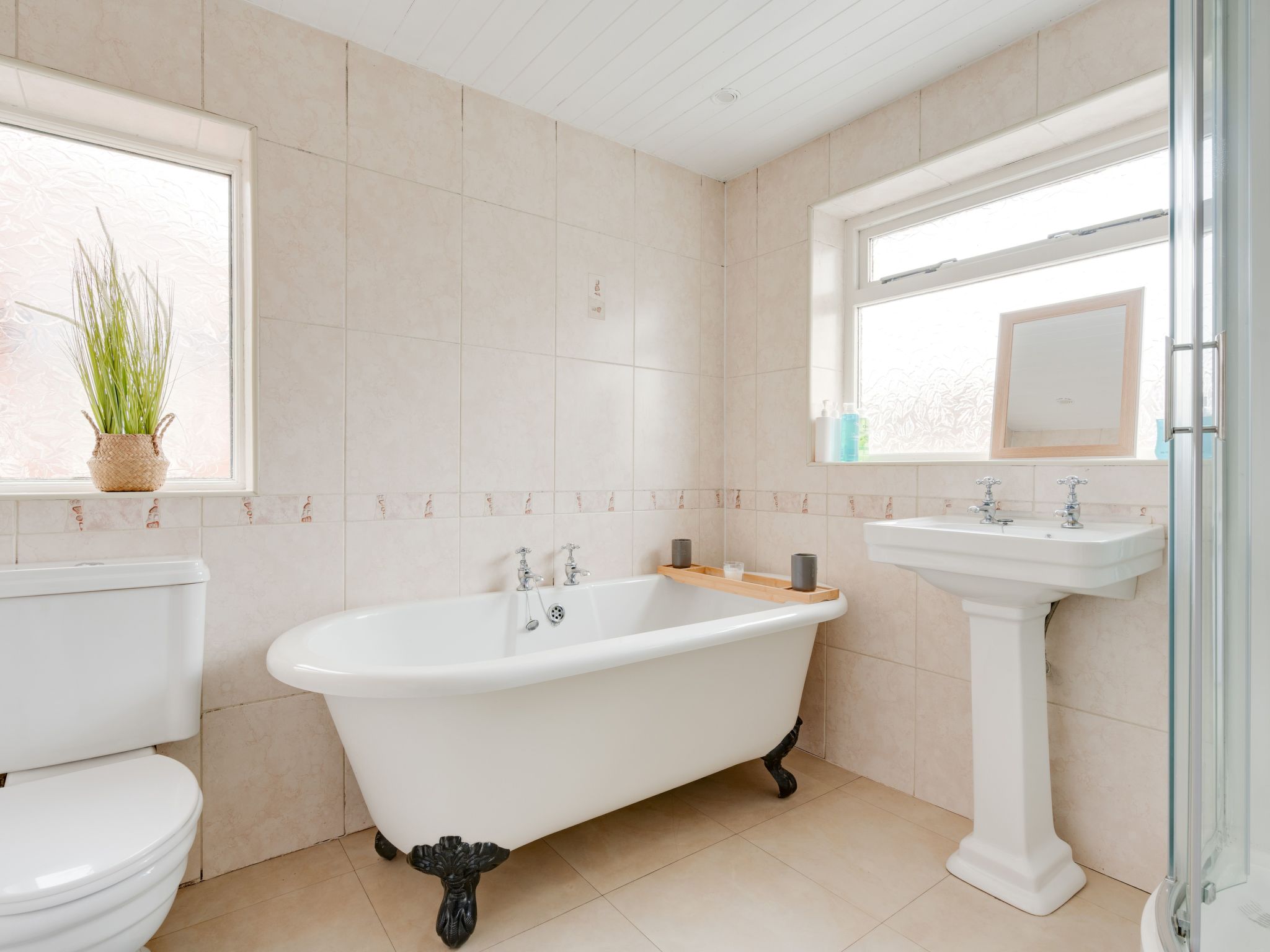 Kostenloses Parken Perfekt für lange monatliche Aufenthalte Für 6 Personen-Binnen