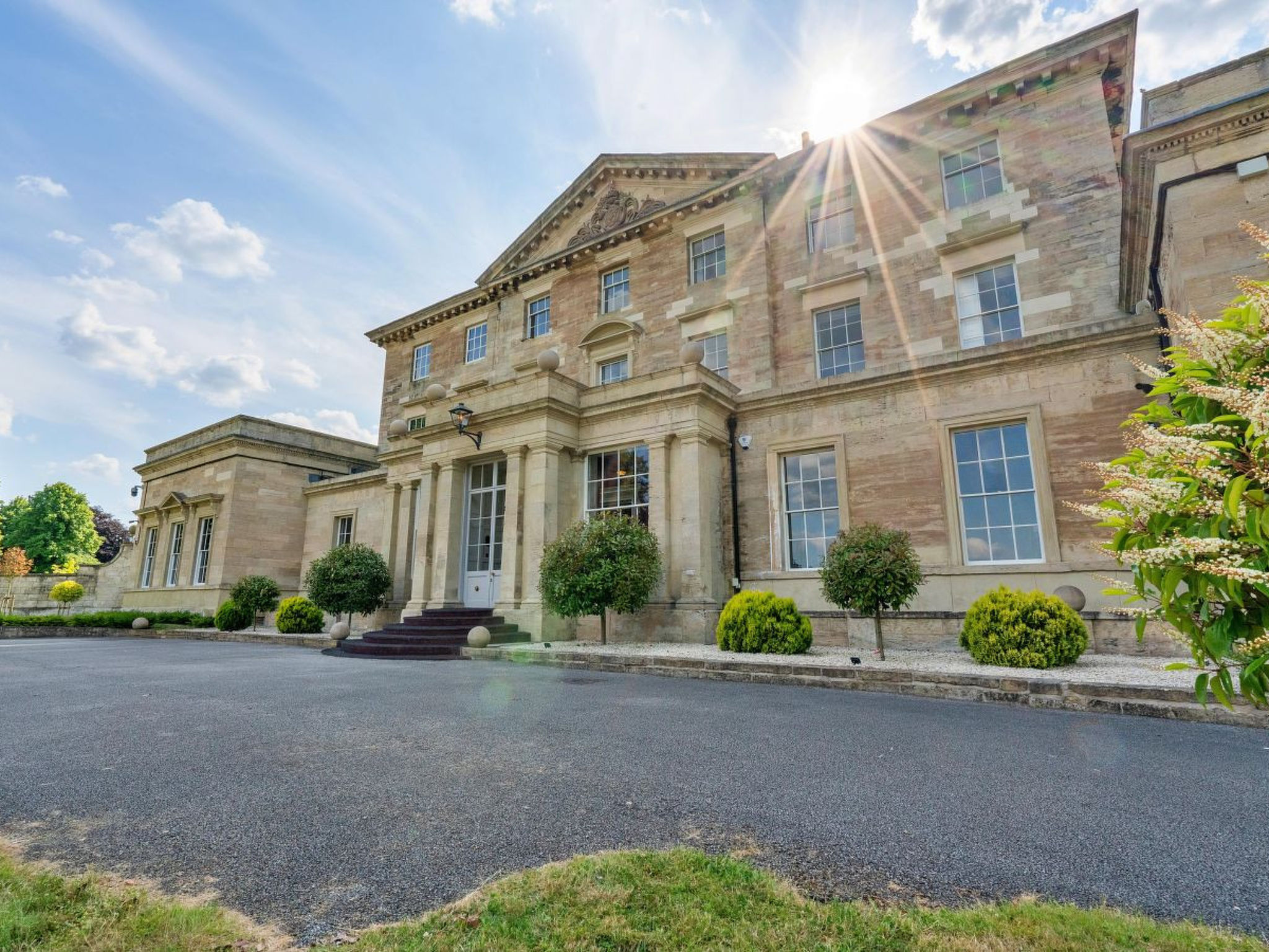 Hickleton Hall-Buiten