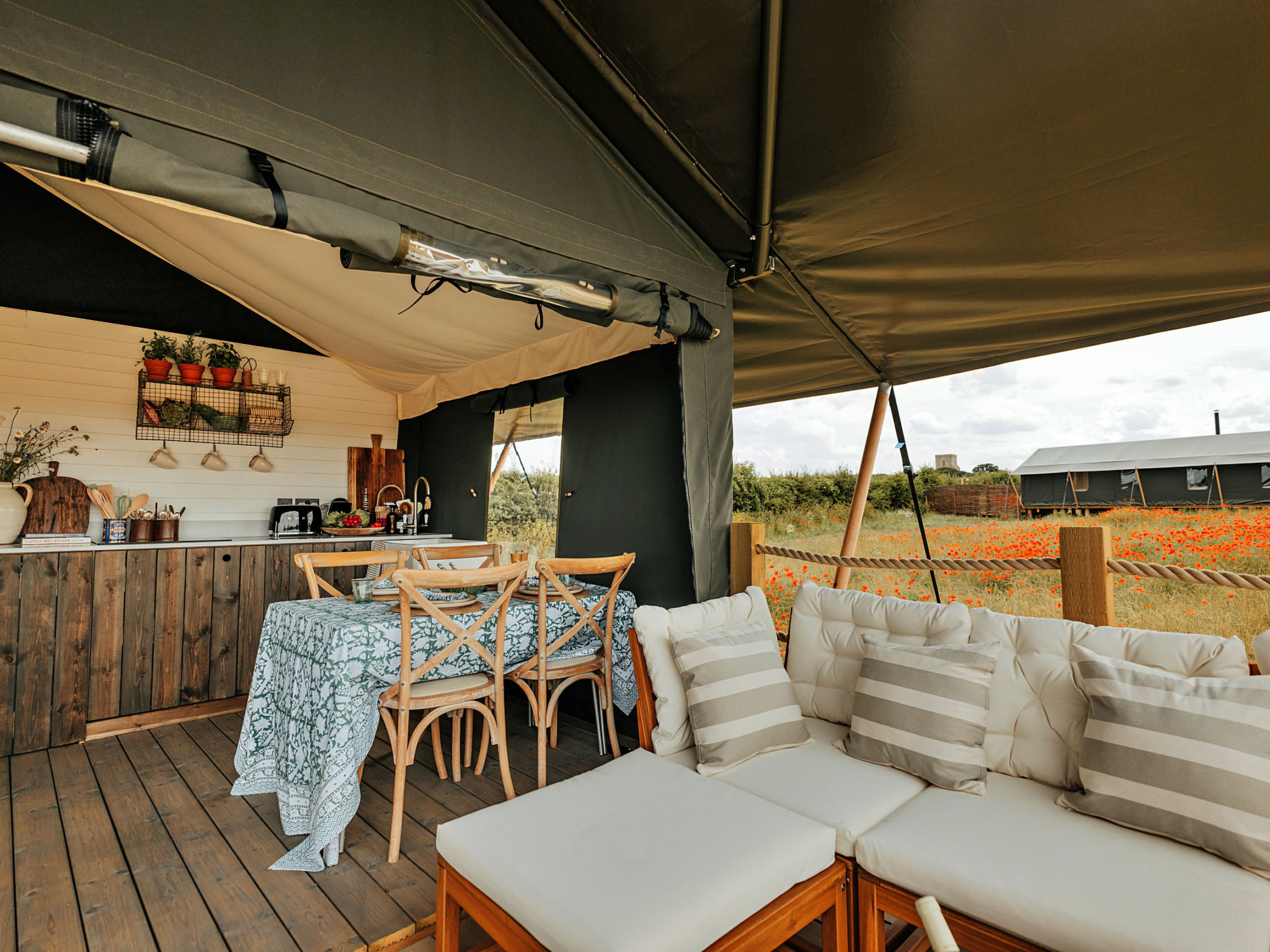 Owls Nest-Drinnen