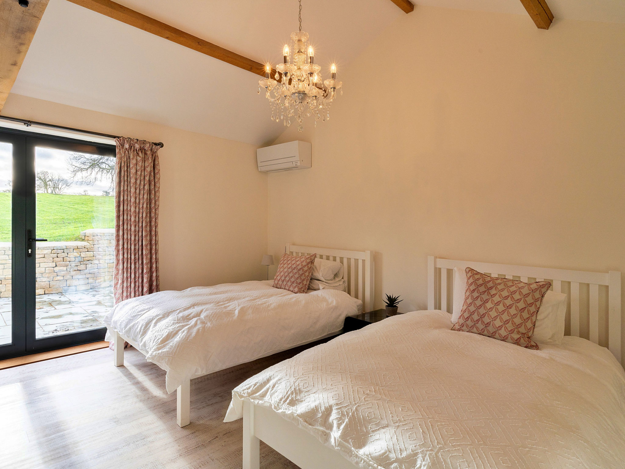 The Stables at Lilac Cottage-Binnen