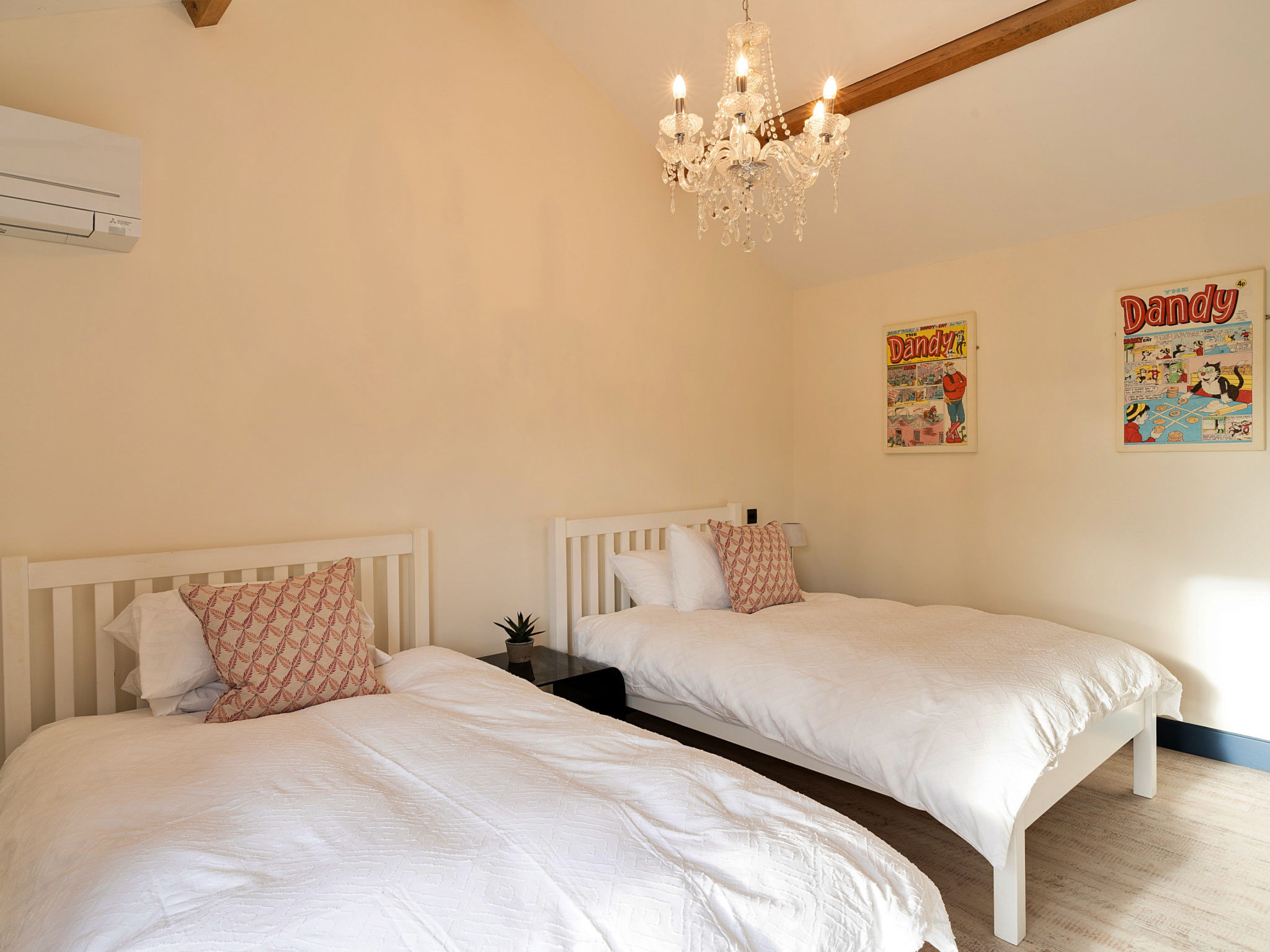 The Stables at Lilac Cottage-Binnen