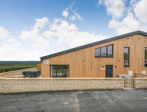 Little Rissington Barn One: Luxe cottage met jacuzzi in de Cotswolds - thumbnail 1