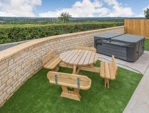 Little Rissington Barn One: Luxe cottage met jacuzzi in de Cotswolds - thumbnail 2