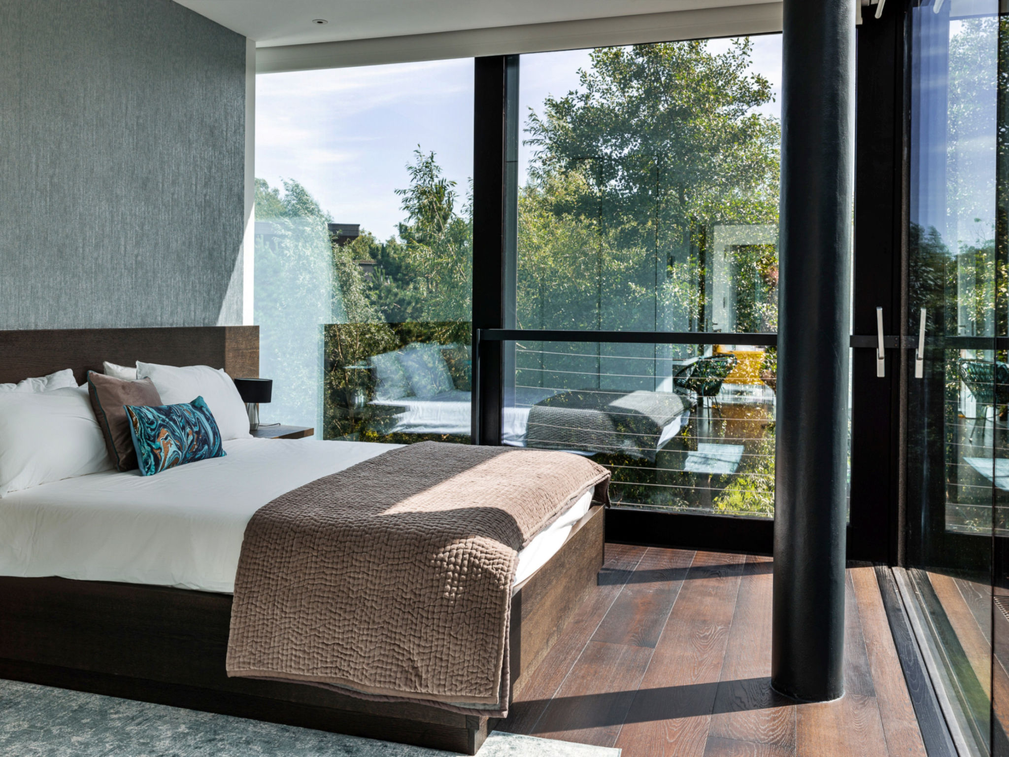 The Glass House at The Lakes by Yoo - Binnen