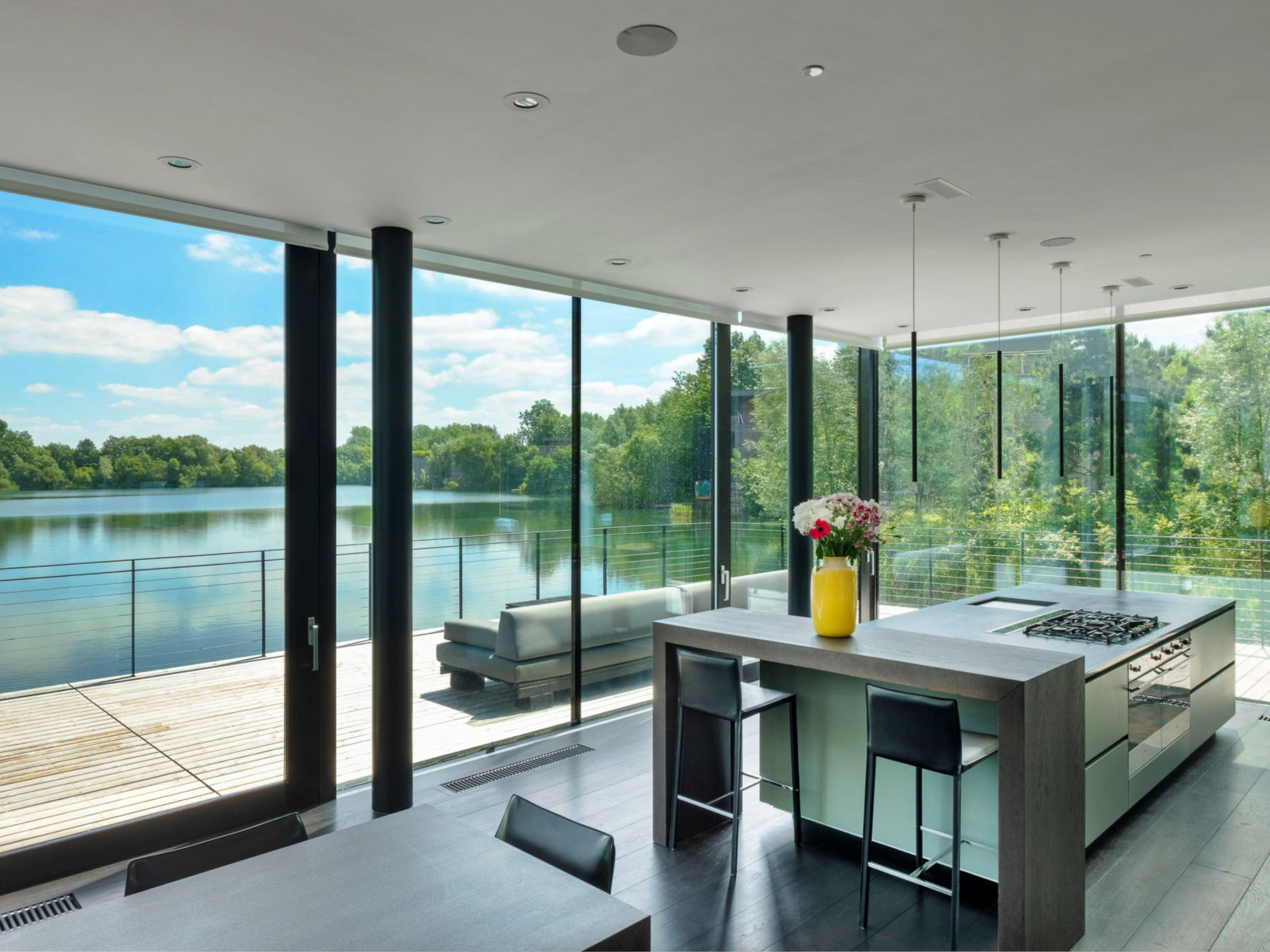 The Glass House at The Lakes by Yoo - Binnen