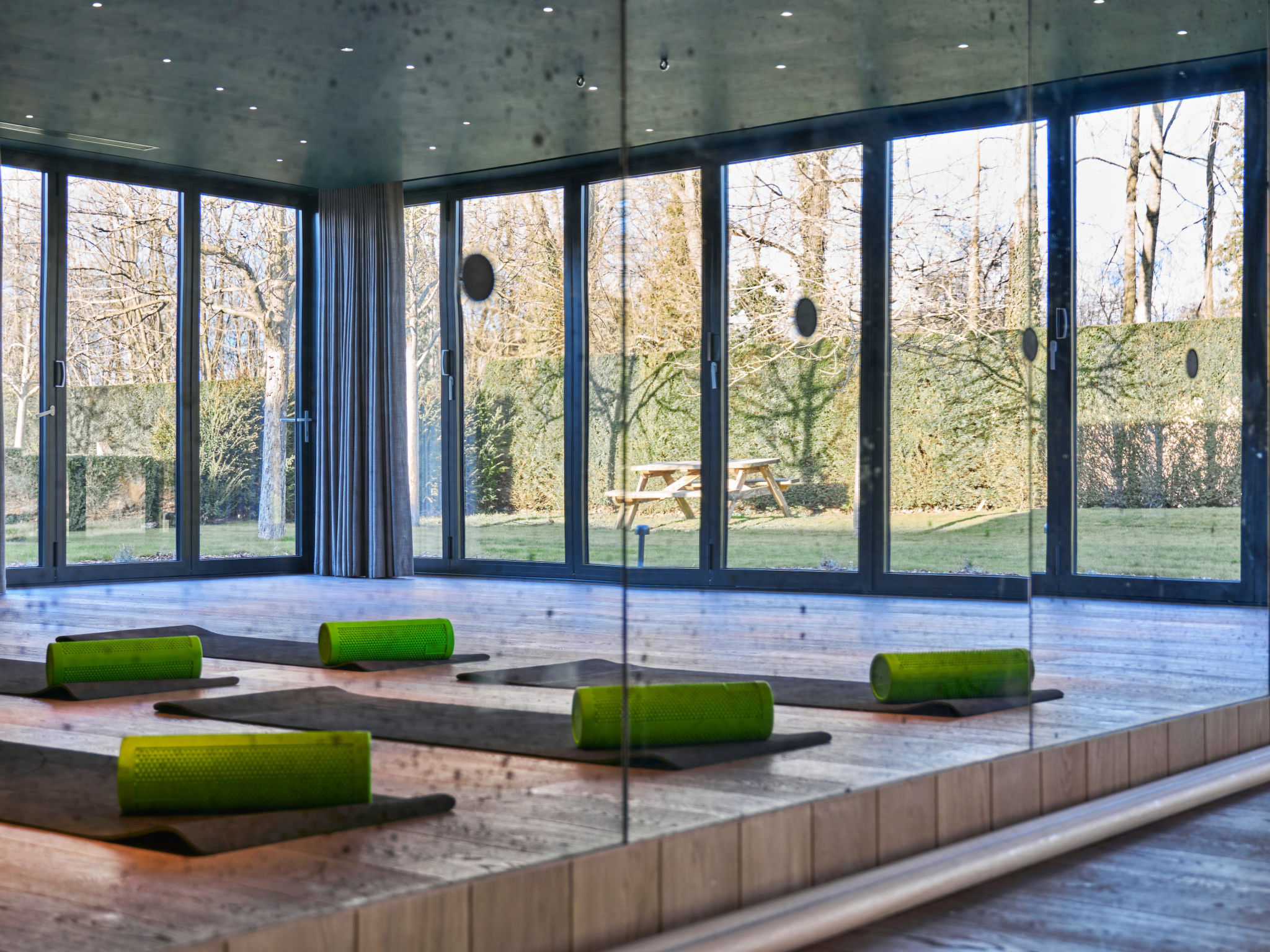 The Glass House at The Lakes by Yoo - Binnen