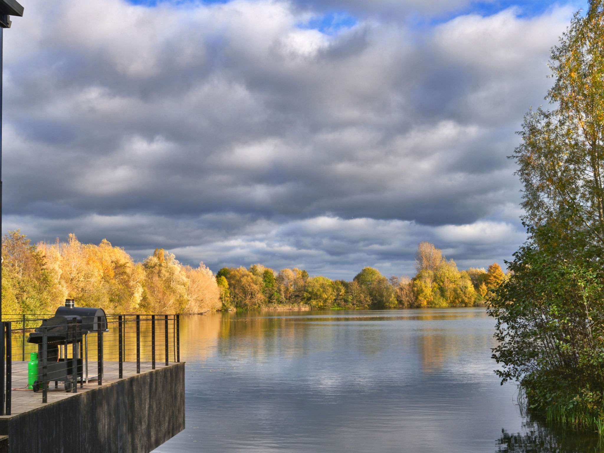 The Glass House at The Lakes by Yoo - Buiten