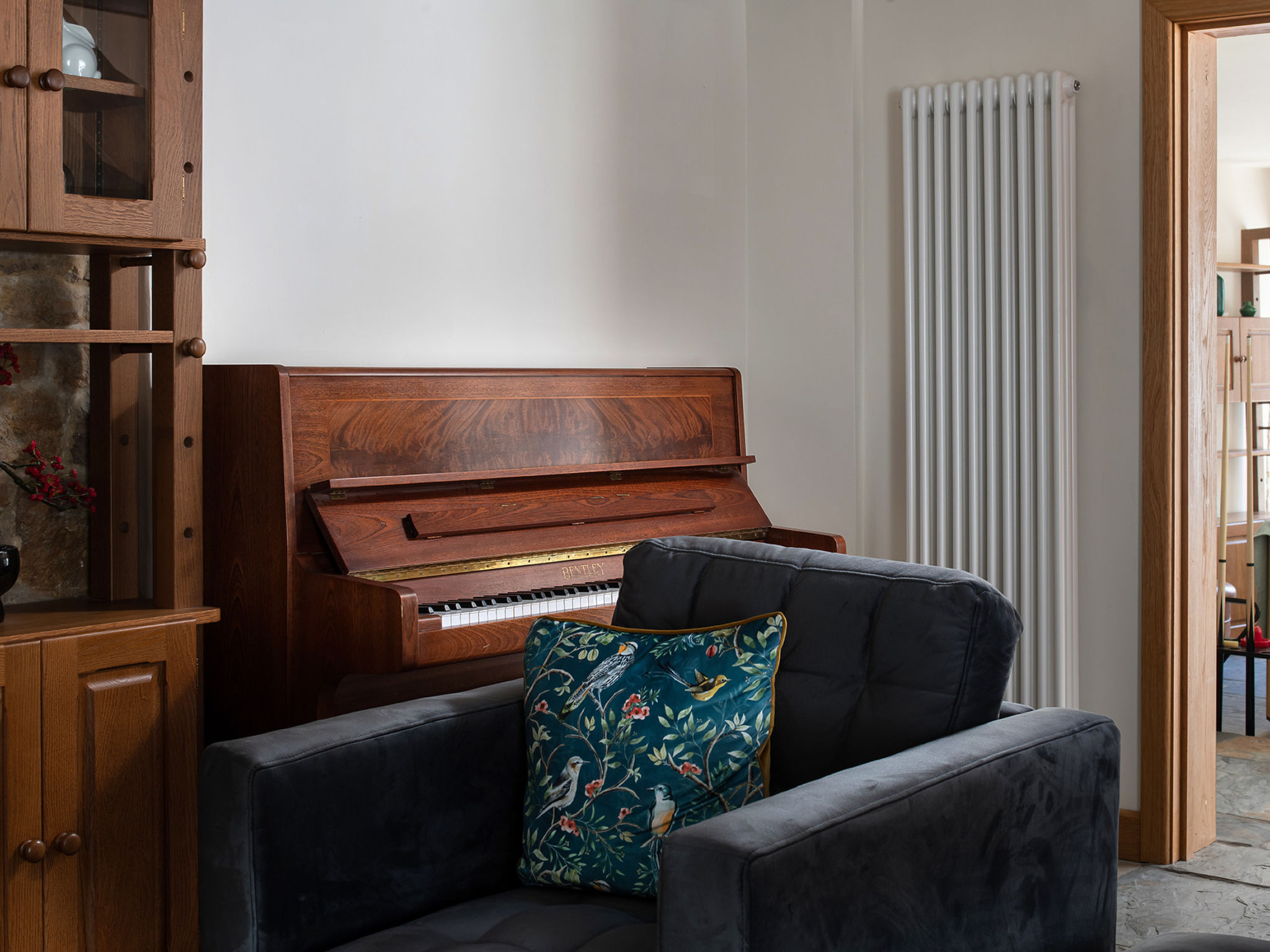 The Painswick Retreat - Binnen