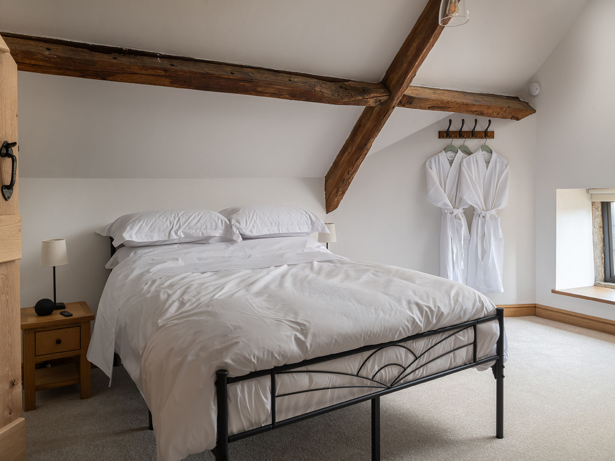 The Painswick Retreat - Binnen