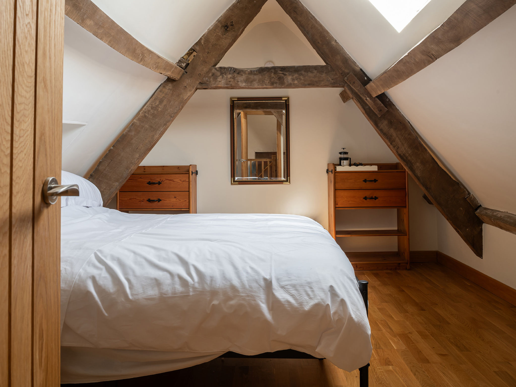 The Painswick Retreat - Binnen