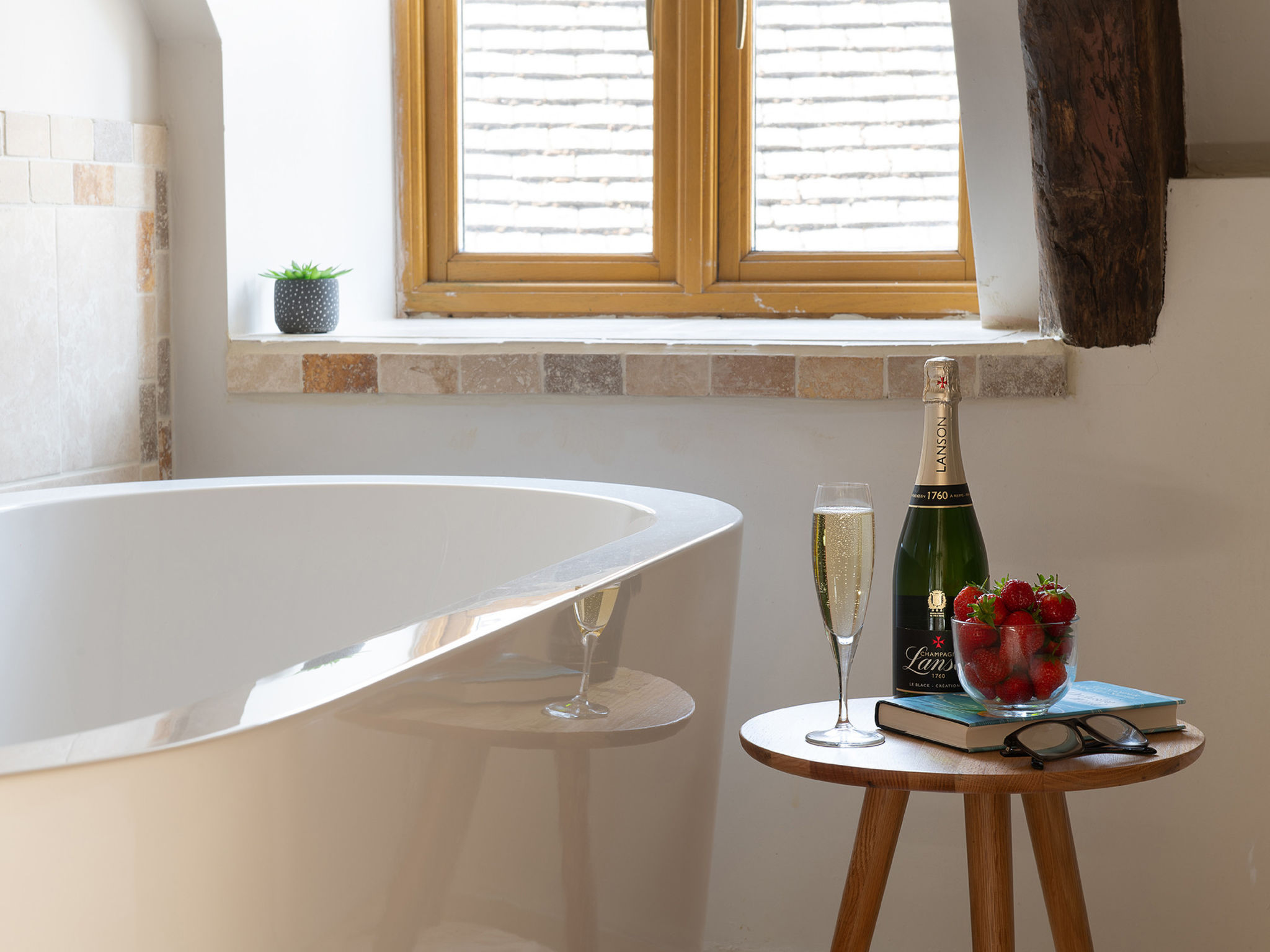 The Painswick Retreat - Binnen
