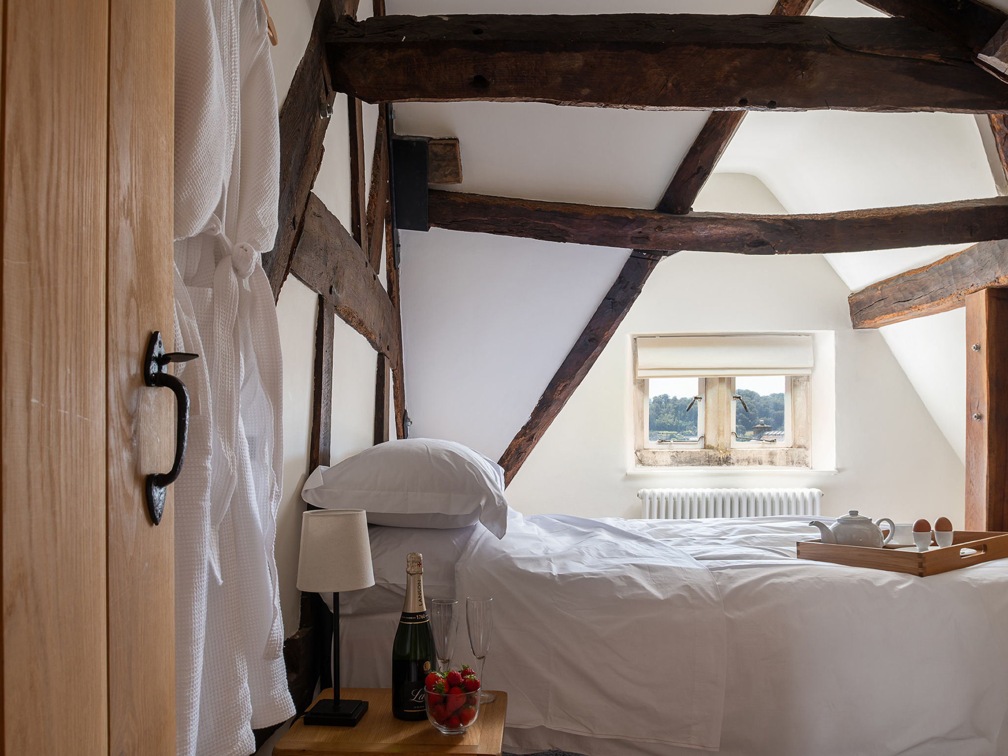 The Painswick Retreat - Binnen