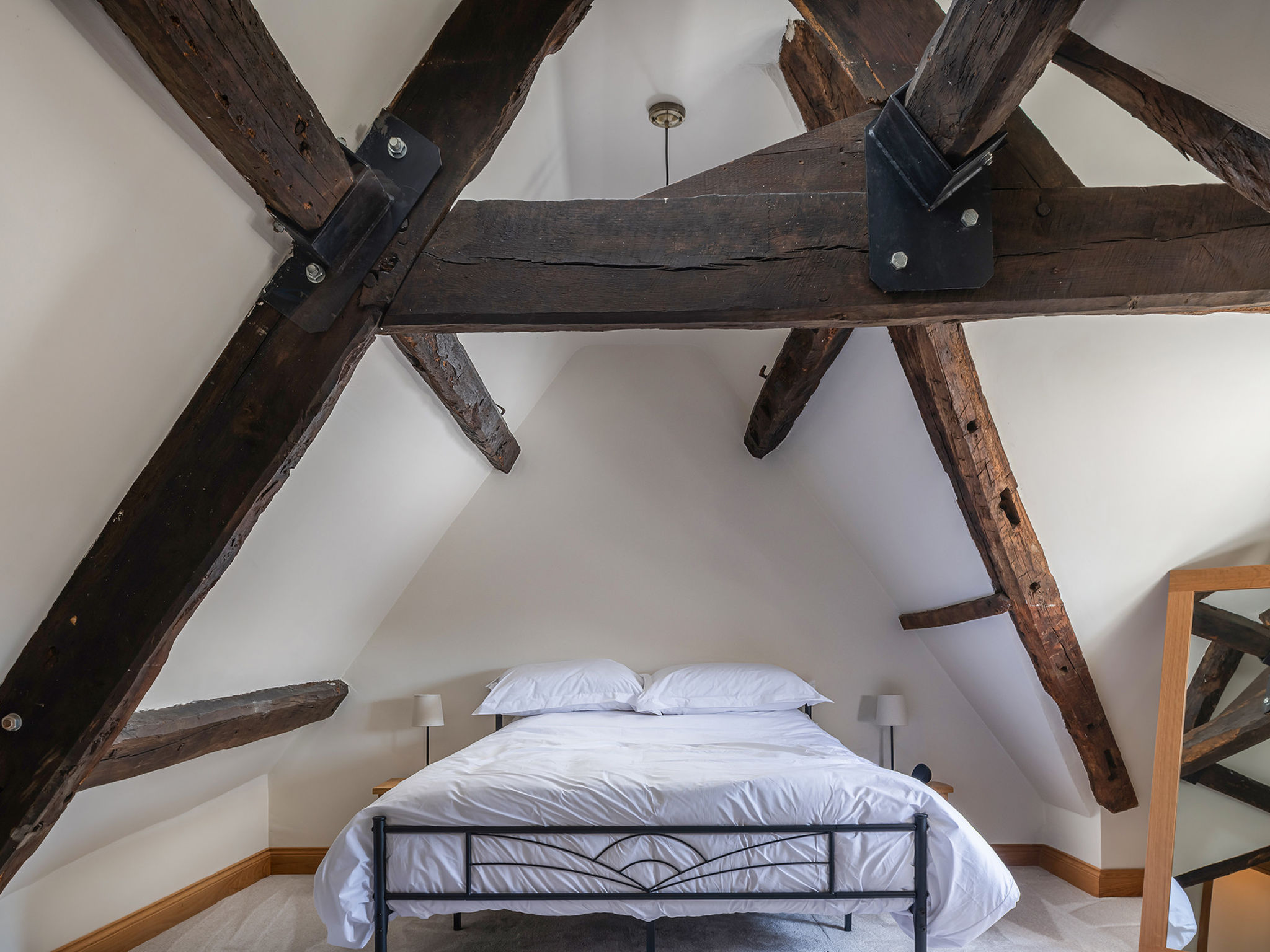 The Painswick Retreat - Binnen