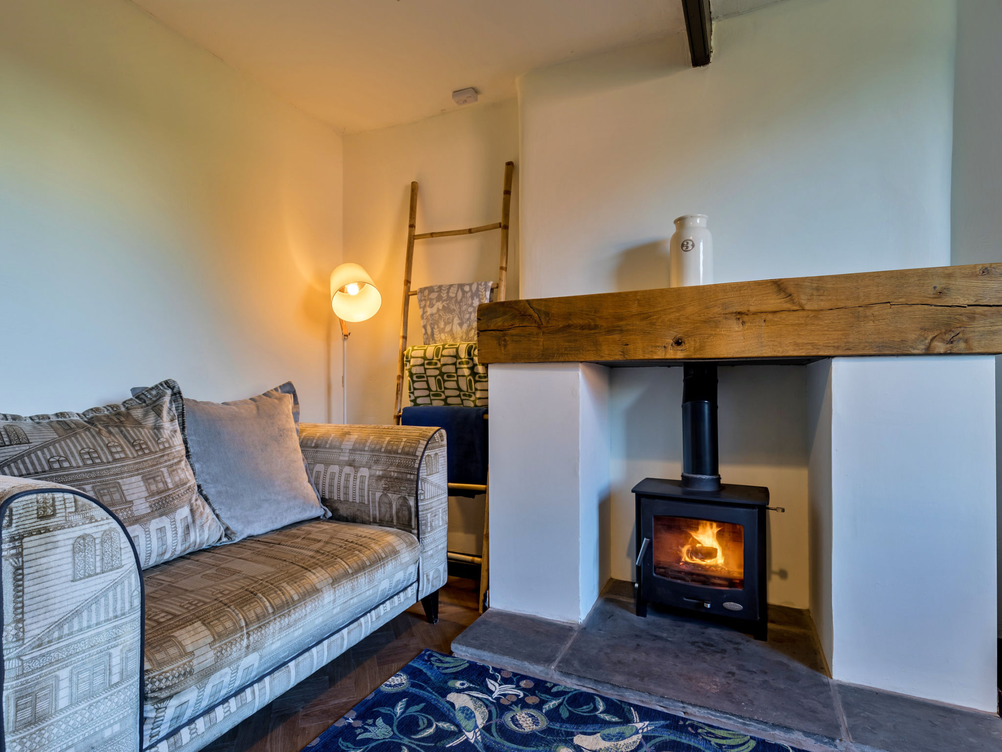 Spring Cottage-Drinnen