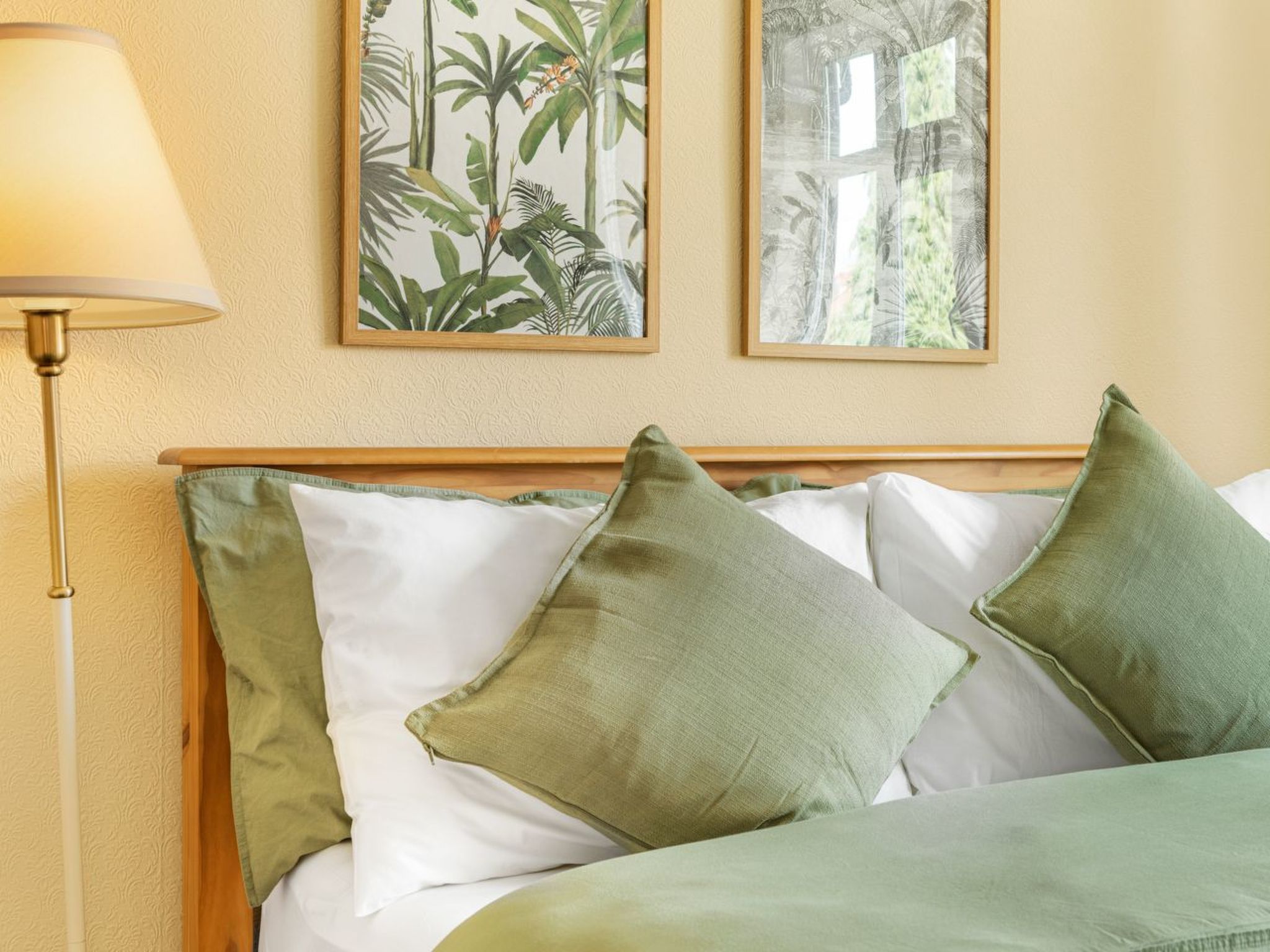 "3-Bett-Haus mit Parkplatz und Büro"-Image-tags.info