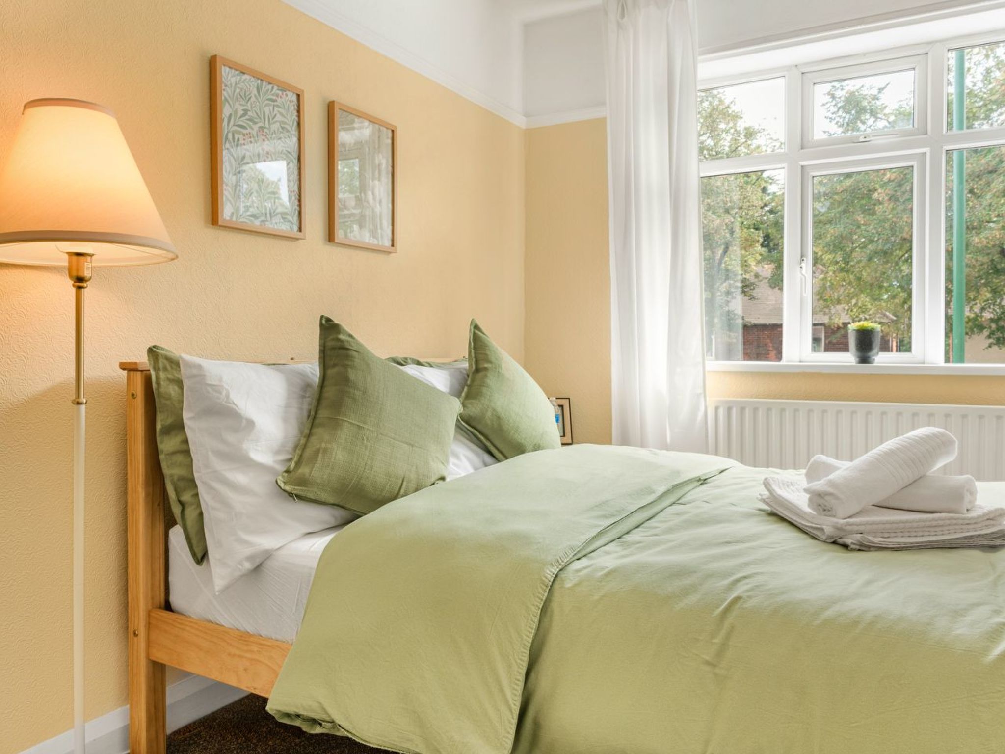 "3-Bett-Haus mit Parkplatz und Büro"-Image-tags.info