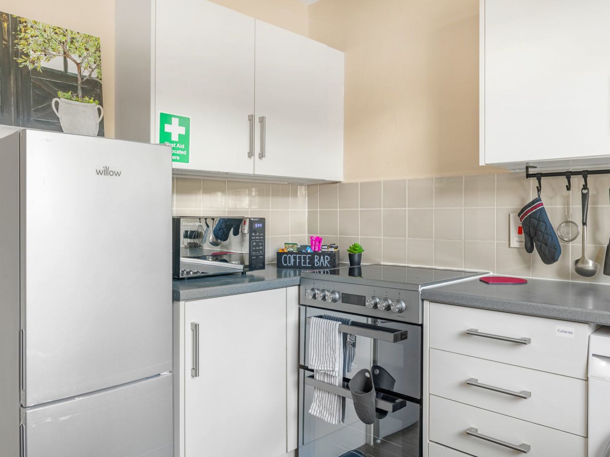 "3-Bett-Haus mit Parkplatz und Büro"-Image-tags.info