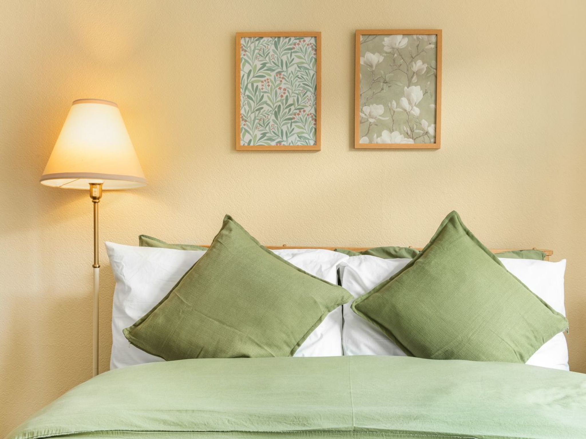 "3-Bett-Haus mit Parkplatz und Büro"-Image-tags.info