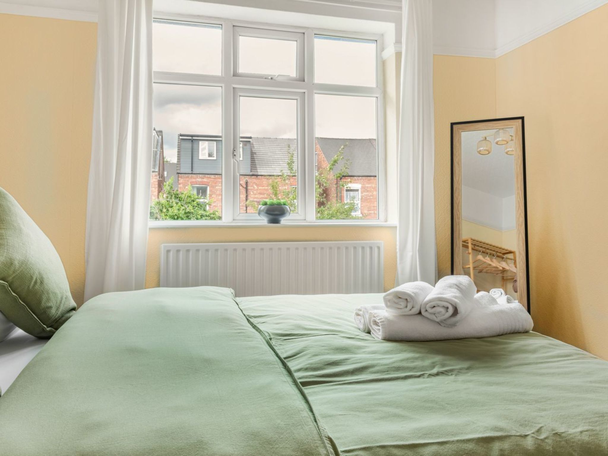 "3-Bett-Haus mit Parkplatz und Büro"-Image-tags.info