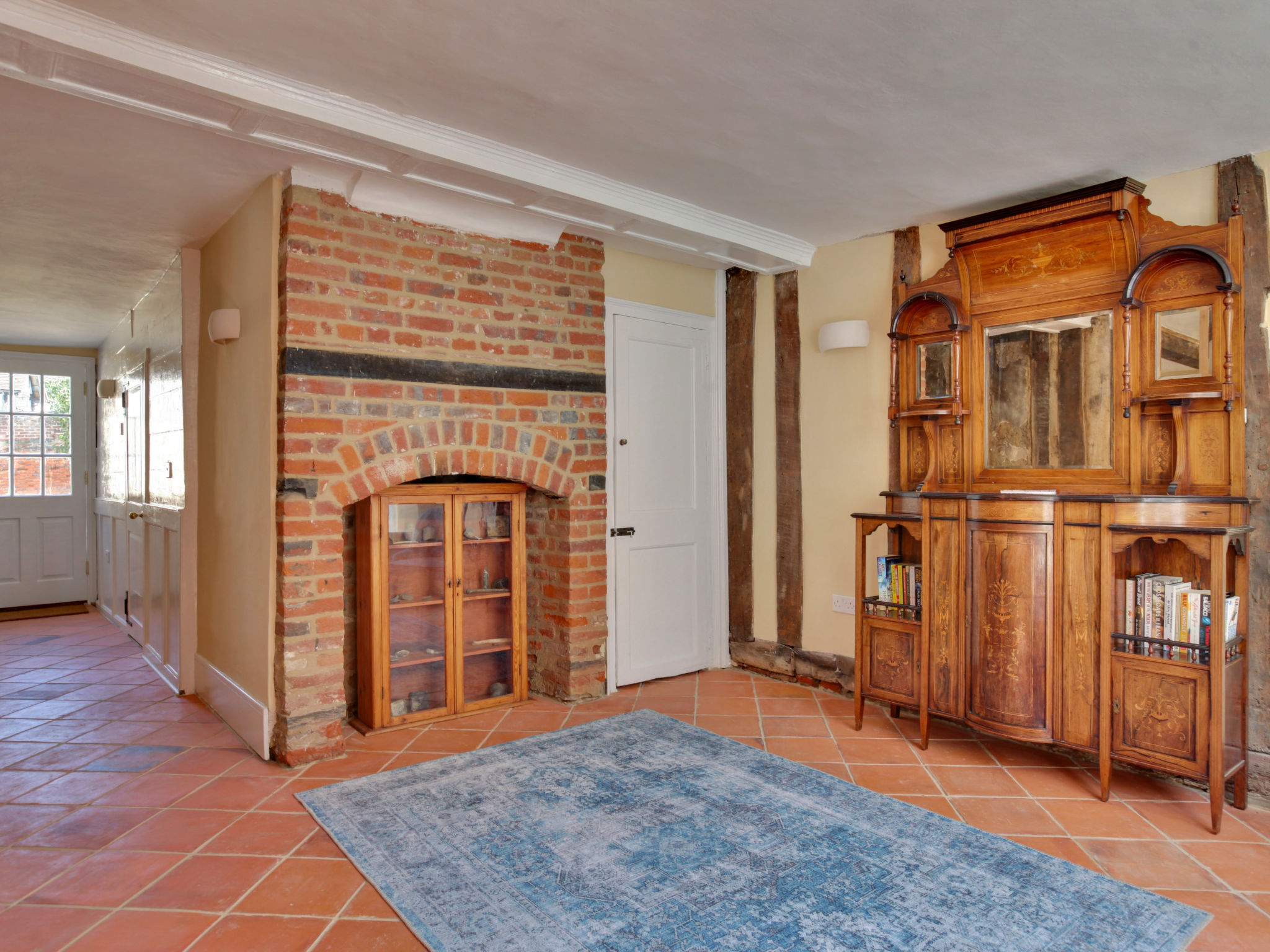 Josua, Maldon - Dedans