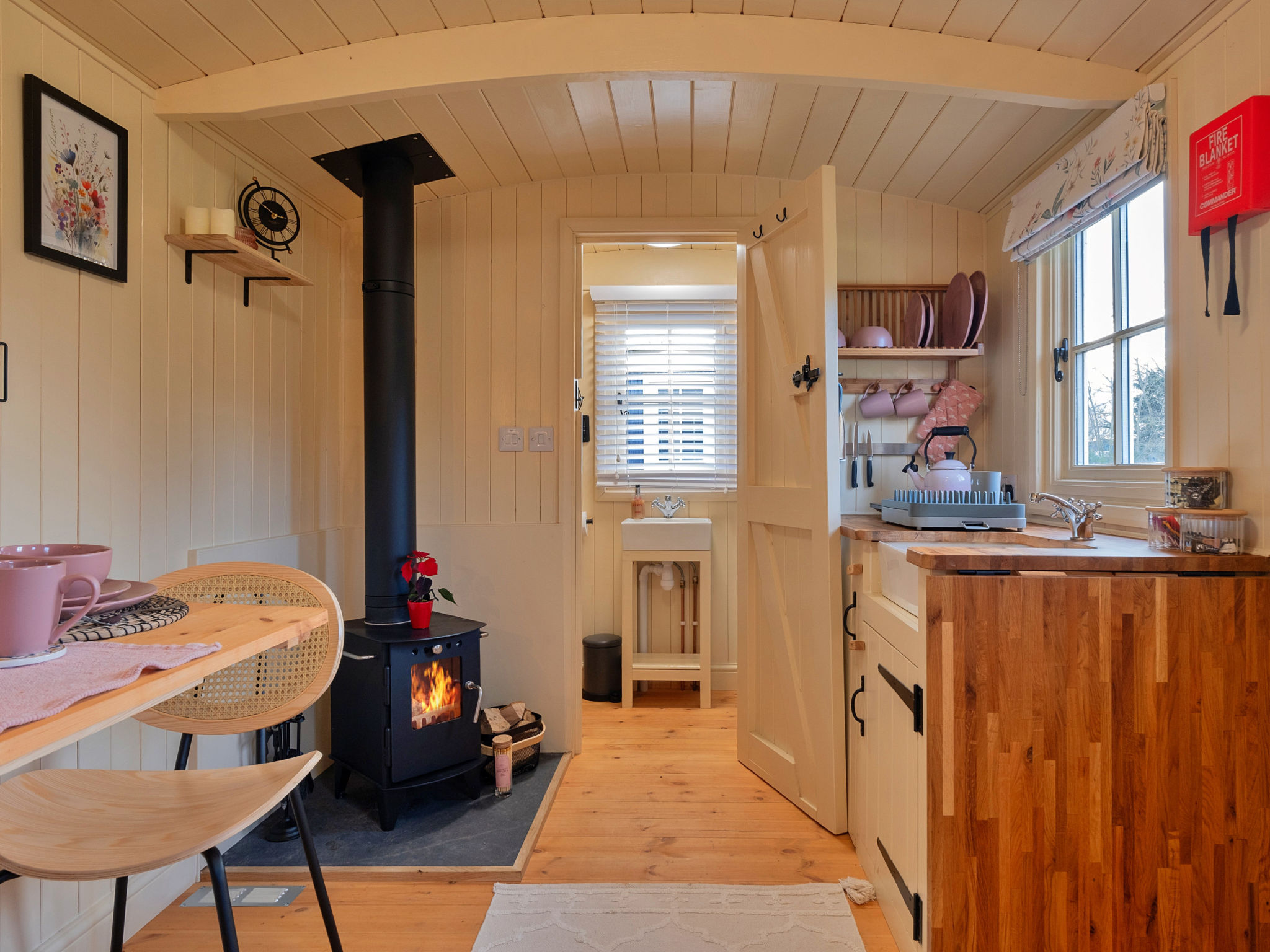 The Flower Hut-Buiten