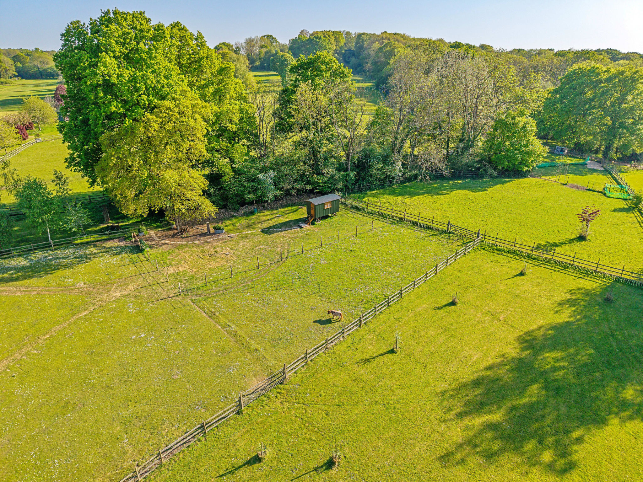 Shepherd's Hut at Hilltop Farm-Buiten